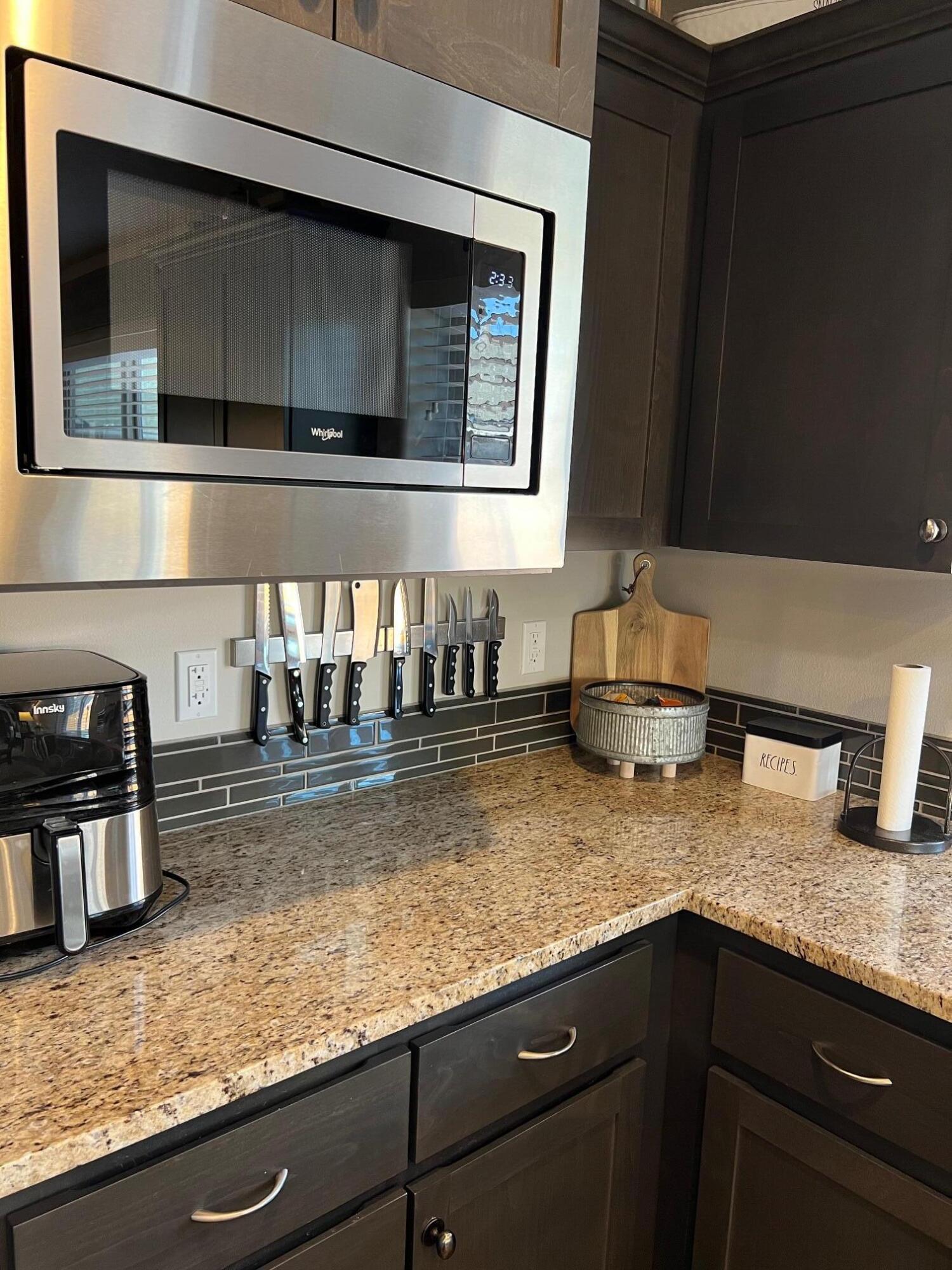 2562 NW Greenwood Avenue