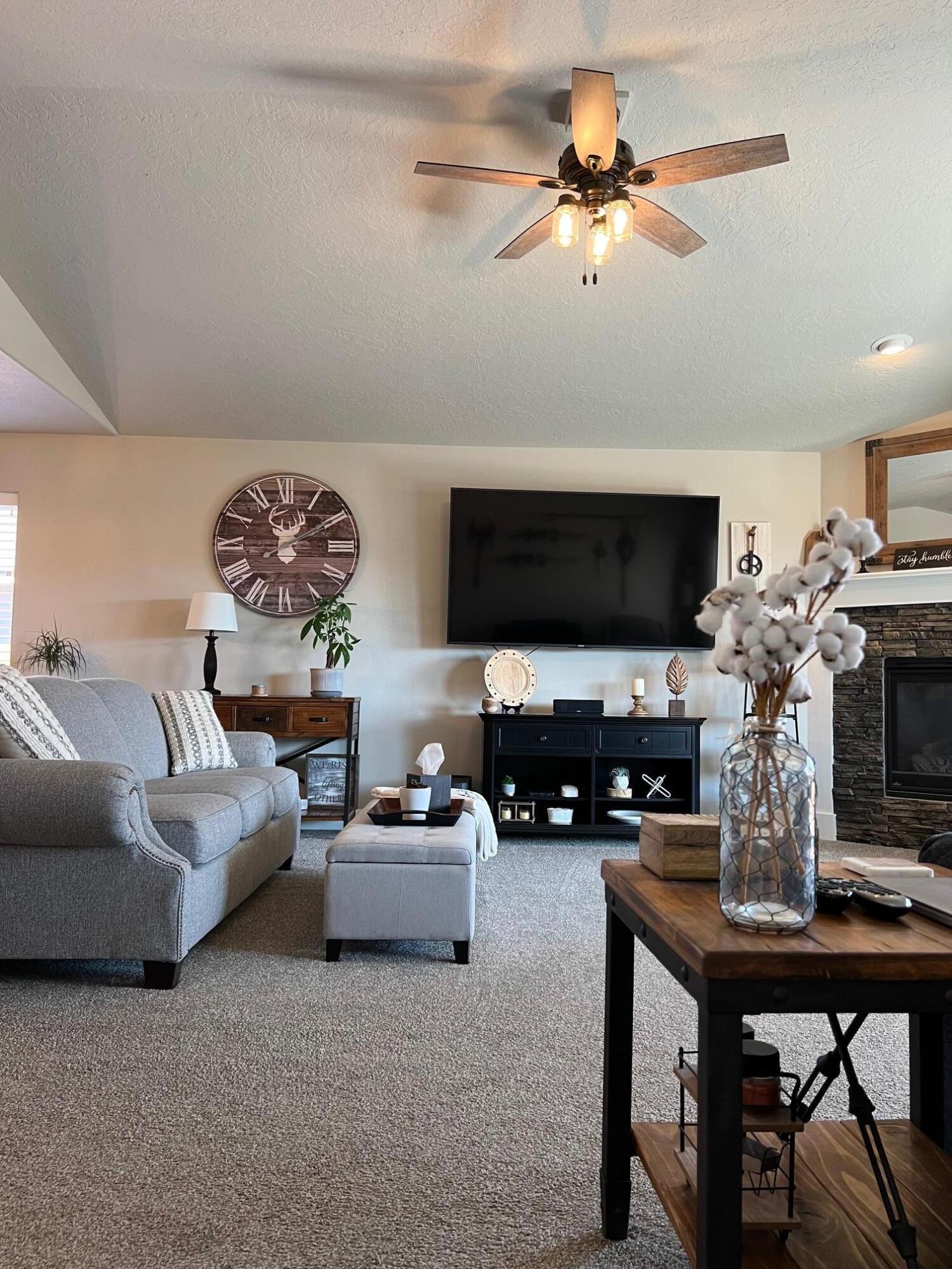 2562 NW Greenwood Avenue