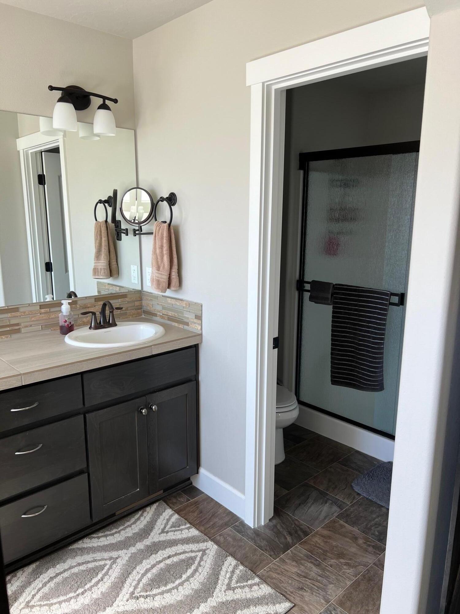 2562 NW Greenwood Avenue