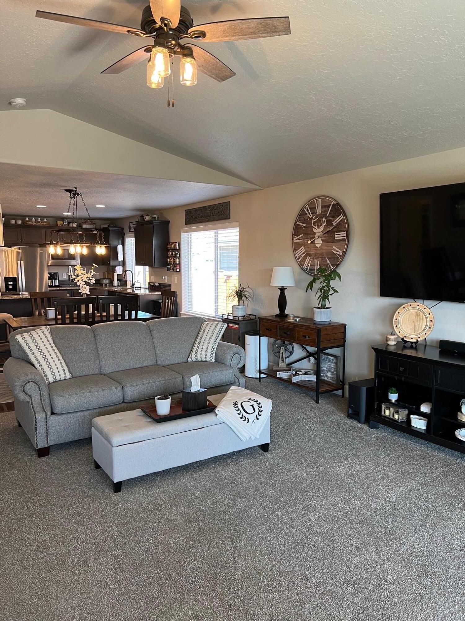 2562 NW Greenwood Avenue