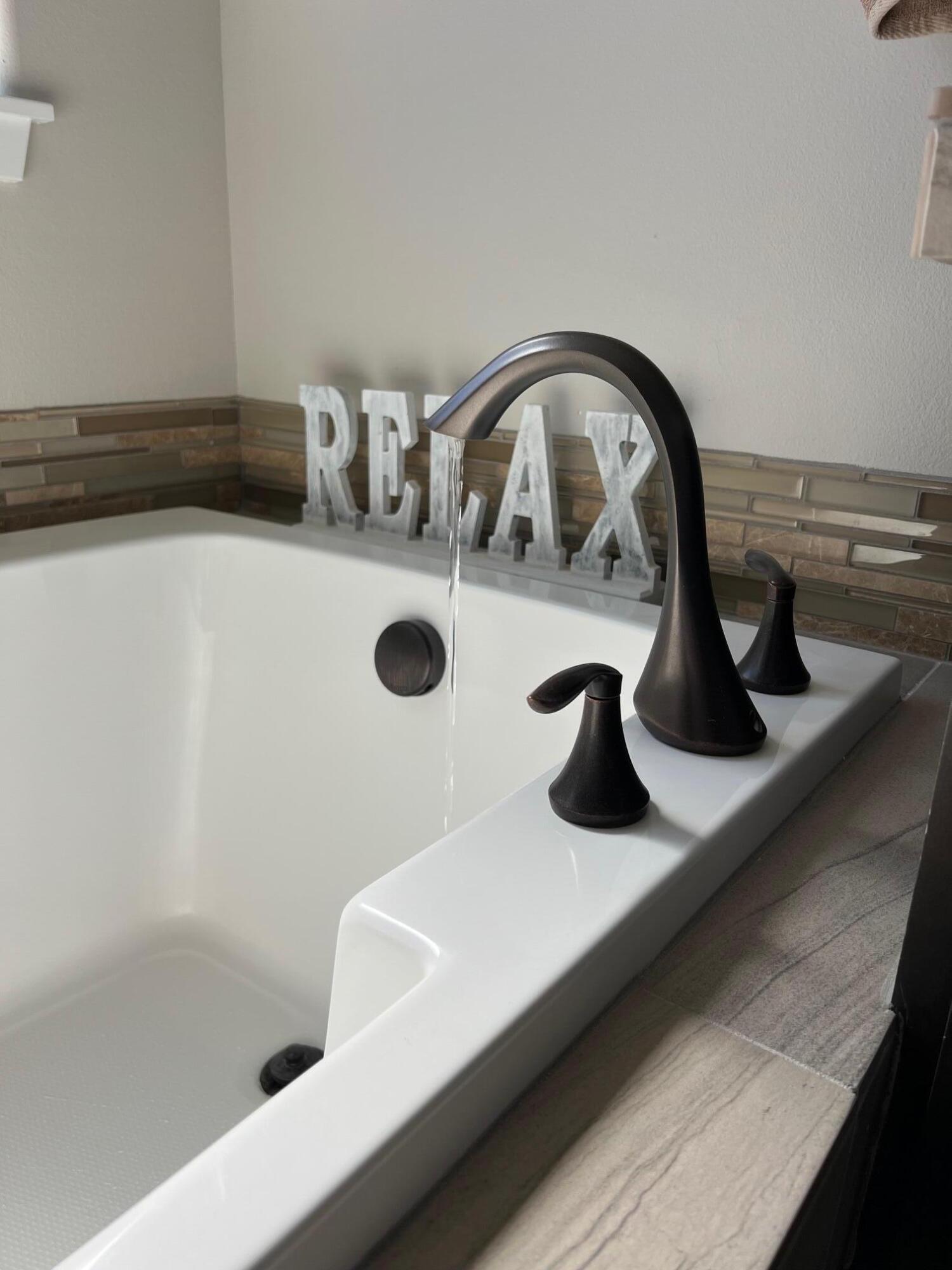 2562 NW Greenwood Avenue