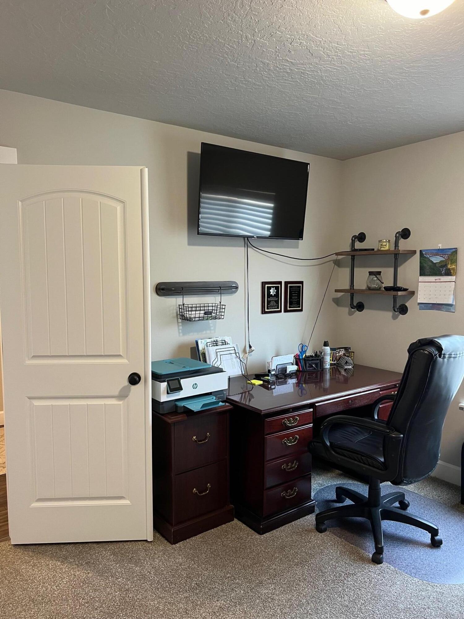 2562 NW Greenwood Avenue