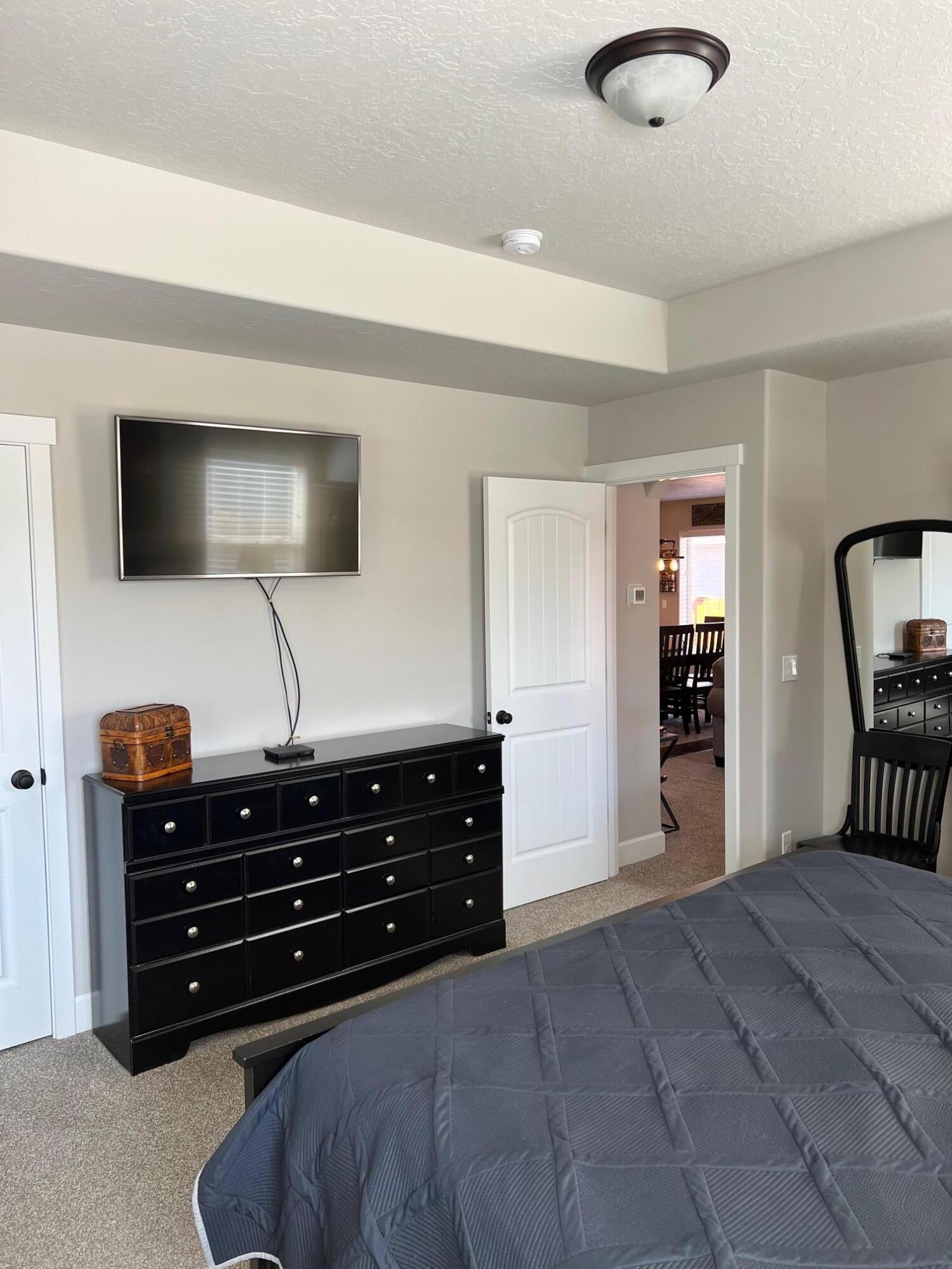 2562 NW Greenwood Avenue