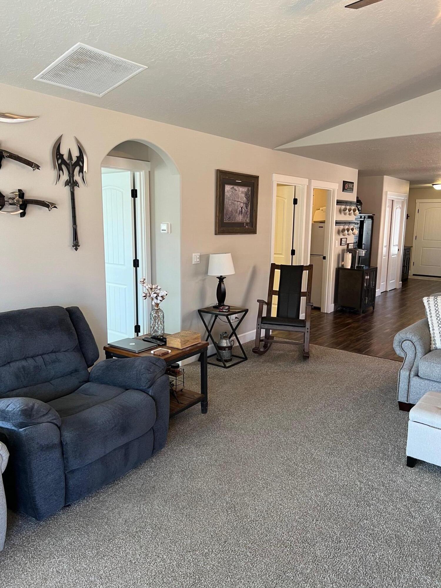 2562 NW Greenwood Avenue