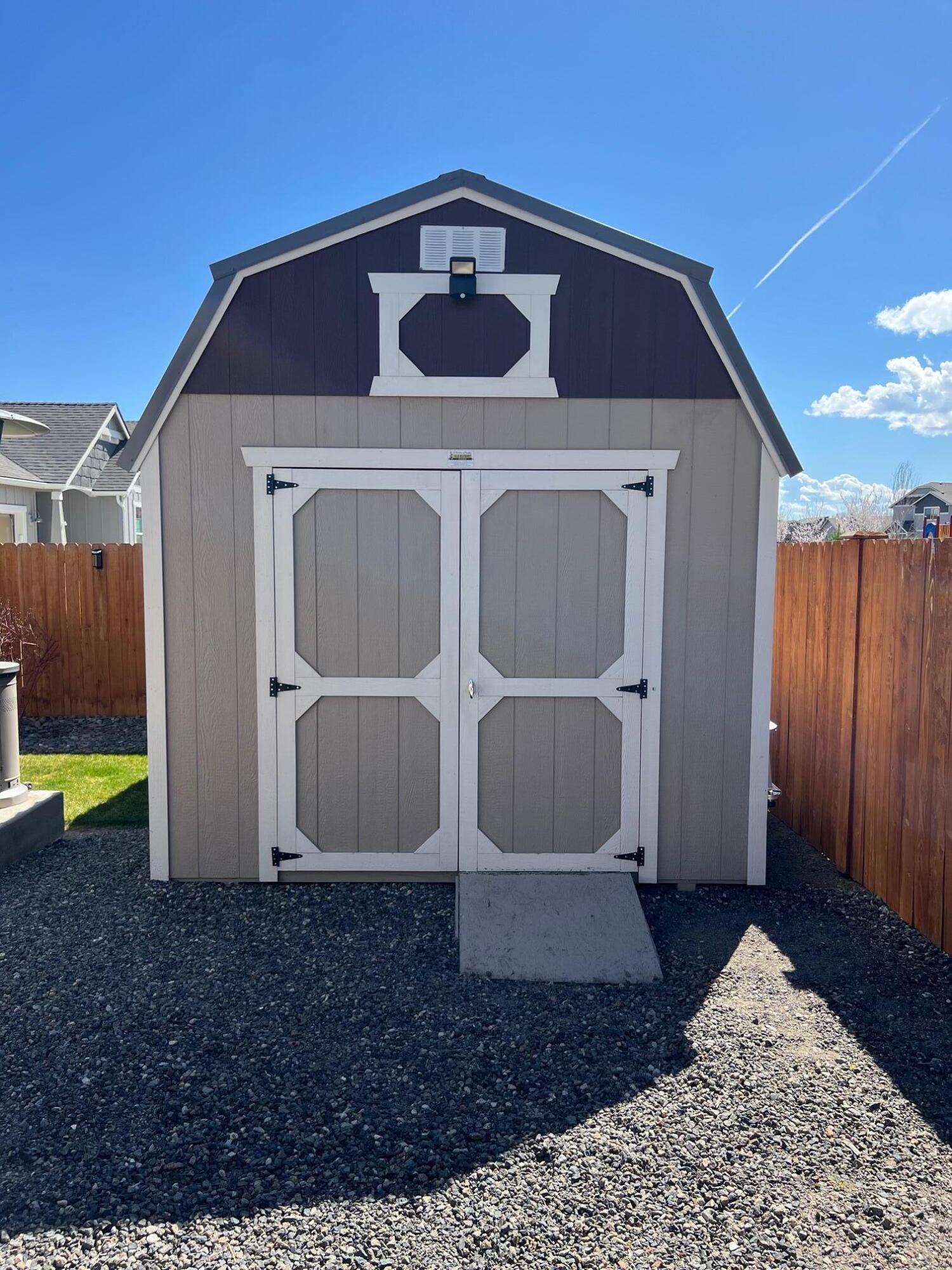 2562 NW Greenwood Avenue