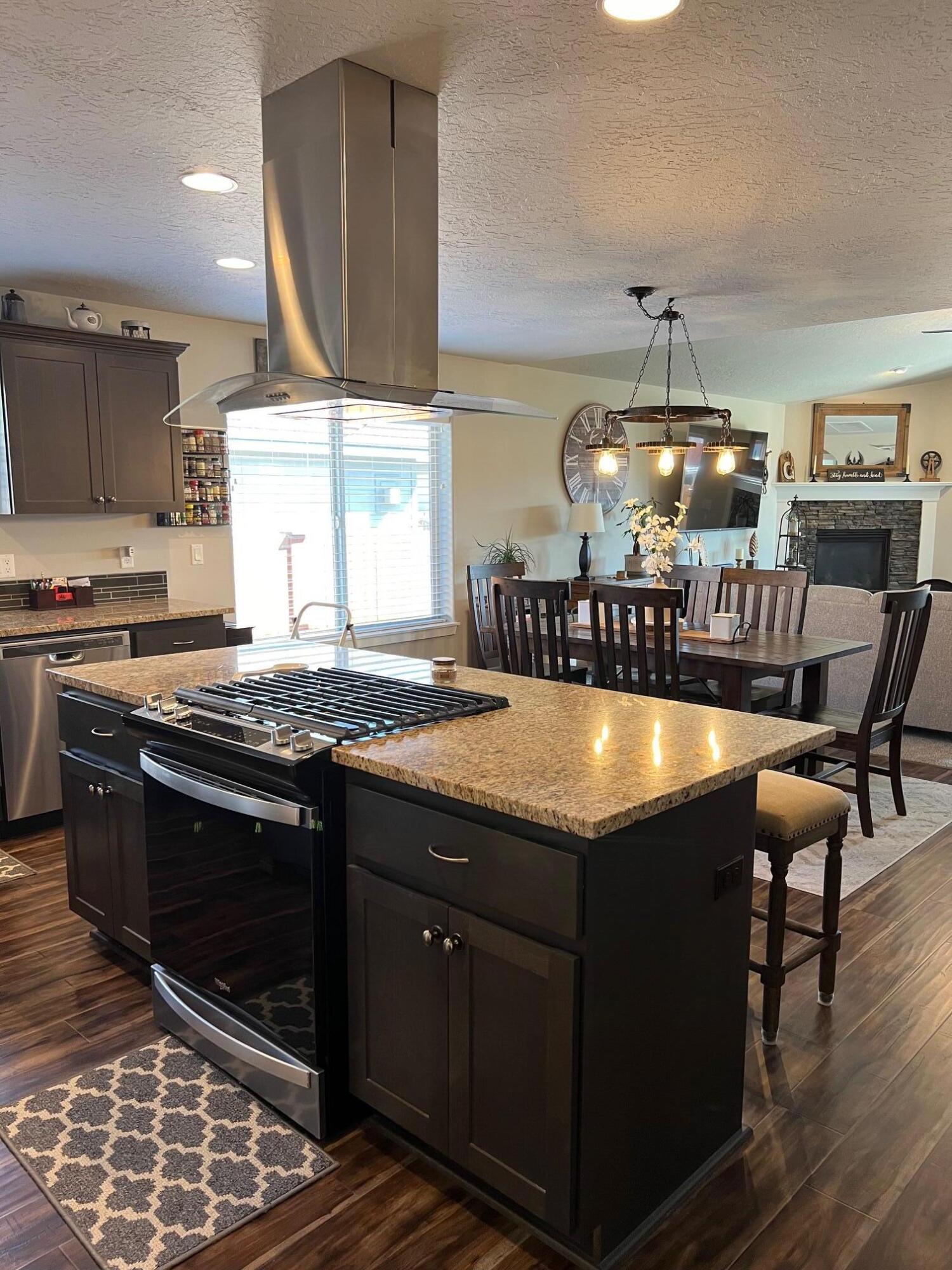 2562 NW Greenwood Avenue