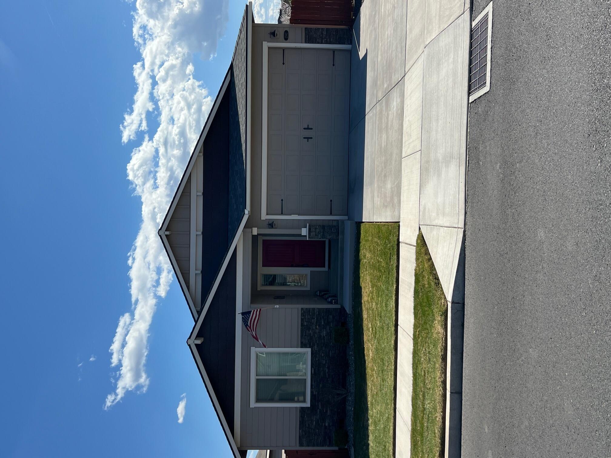 2562 NW Greenwood Avenue