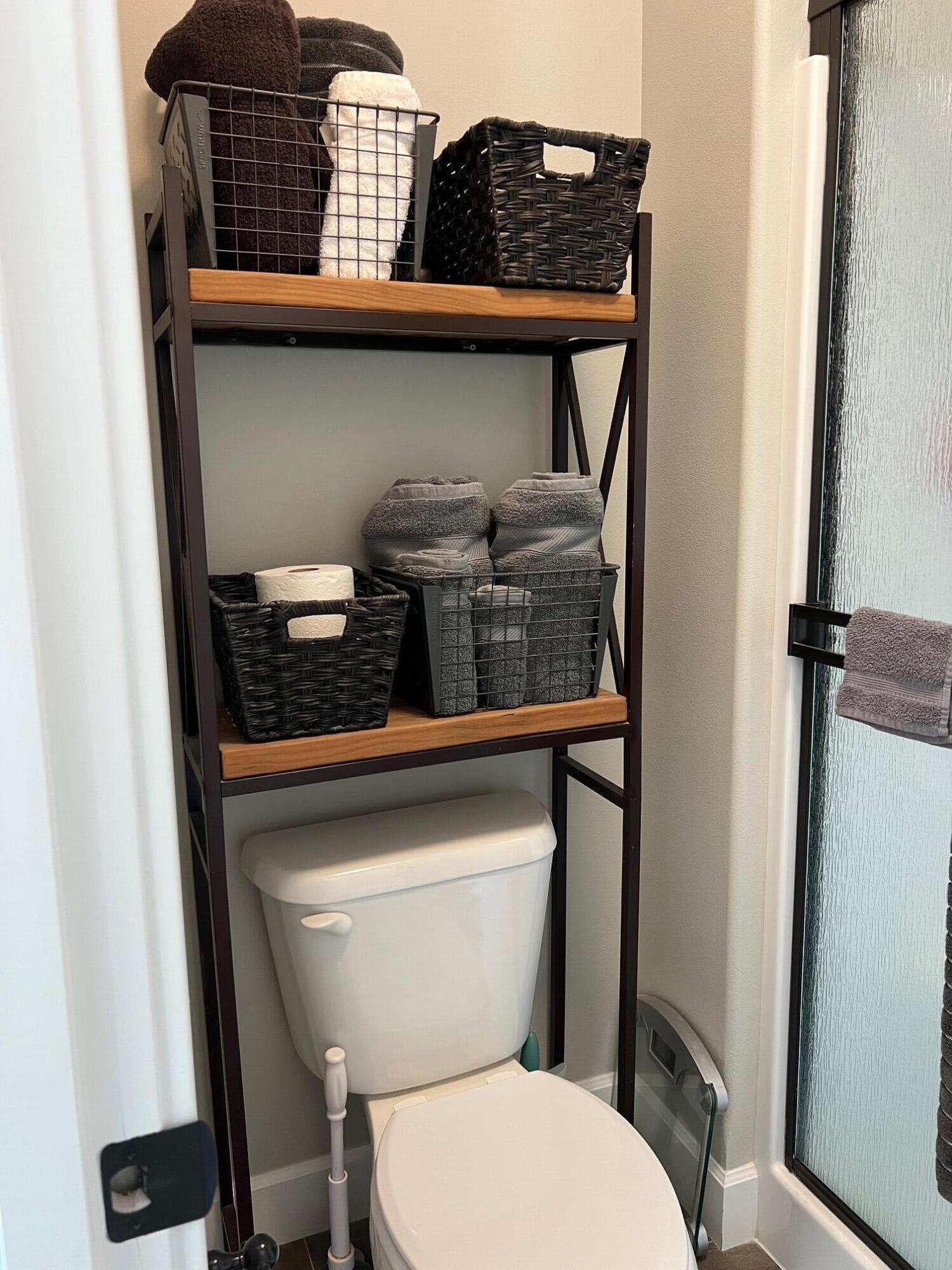 2562 NW Greenwood Avenue