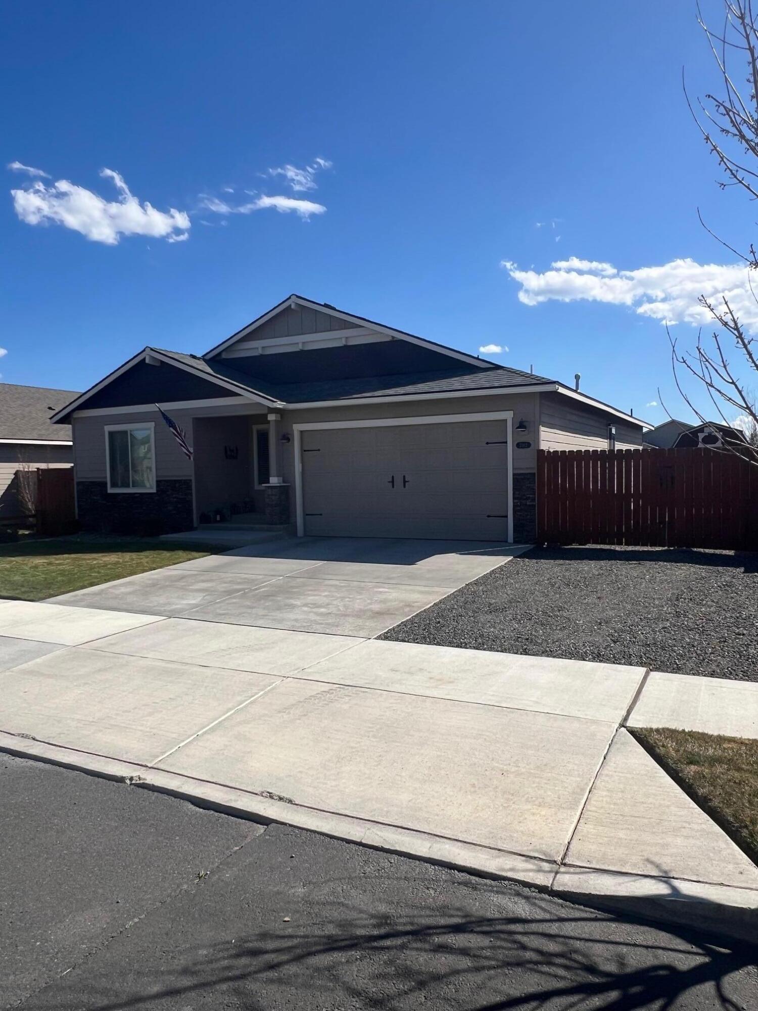 2562 NW Greenwood Avenue