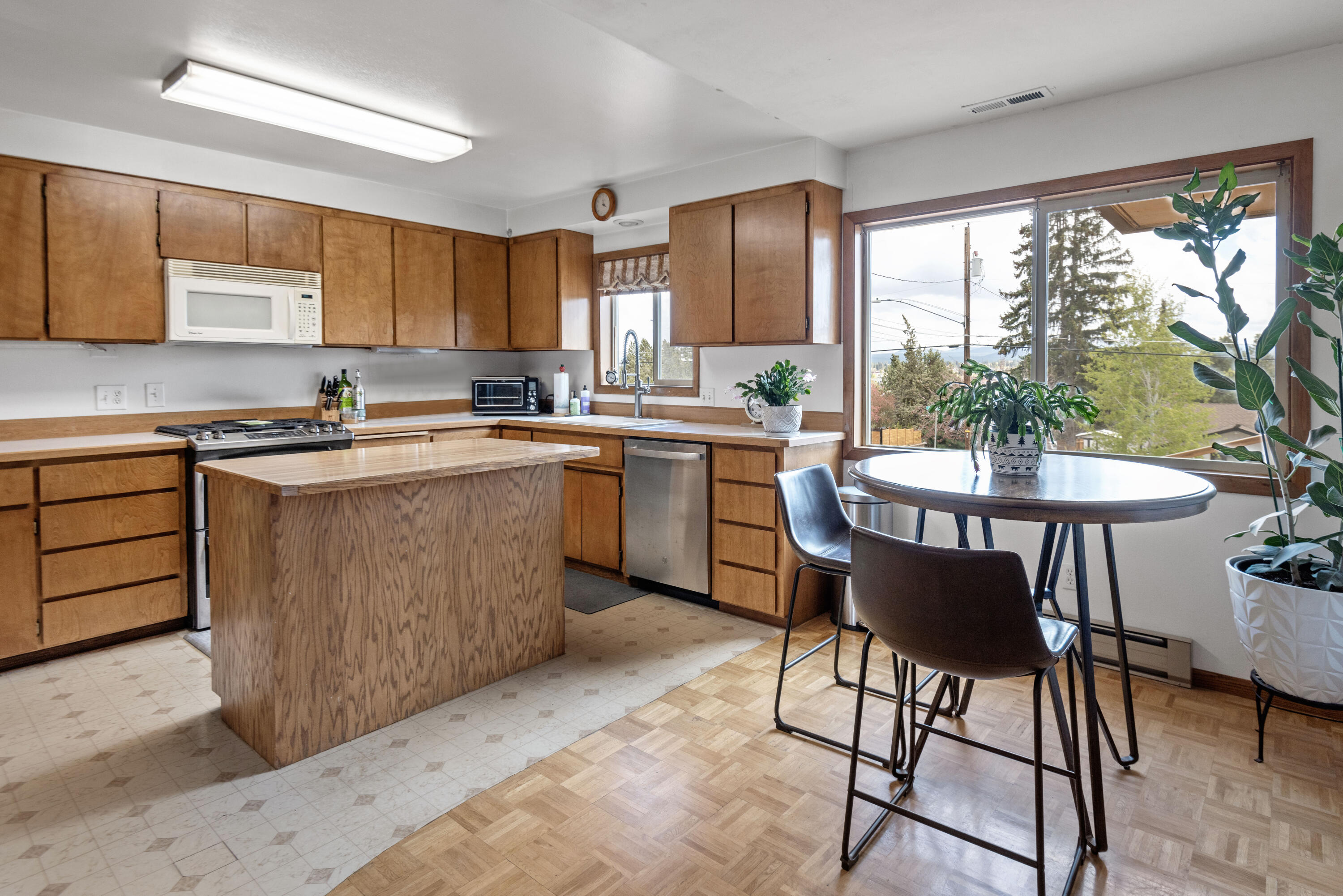 204 NW Wilmington Avenue