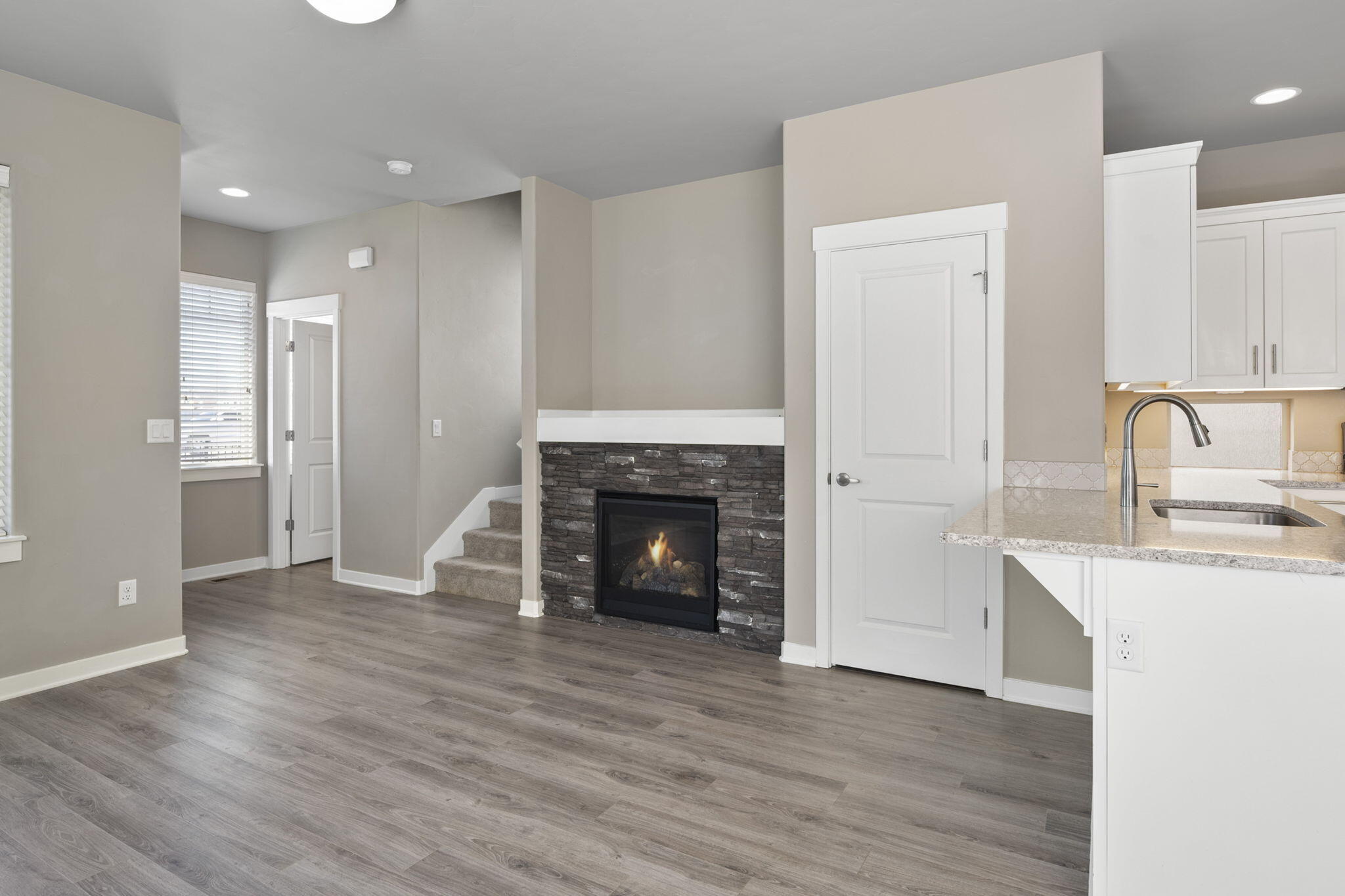 4362 SW Canal Boulevard