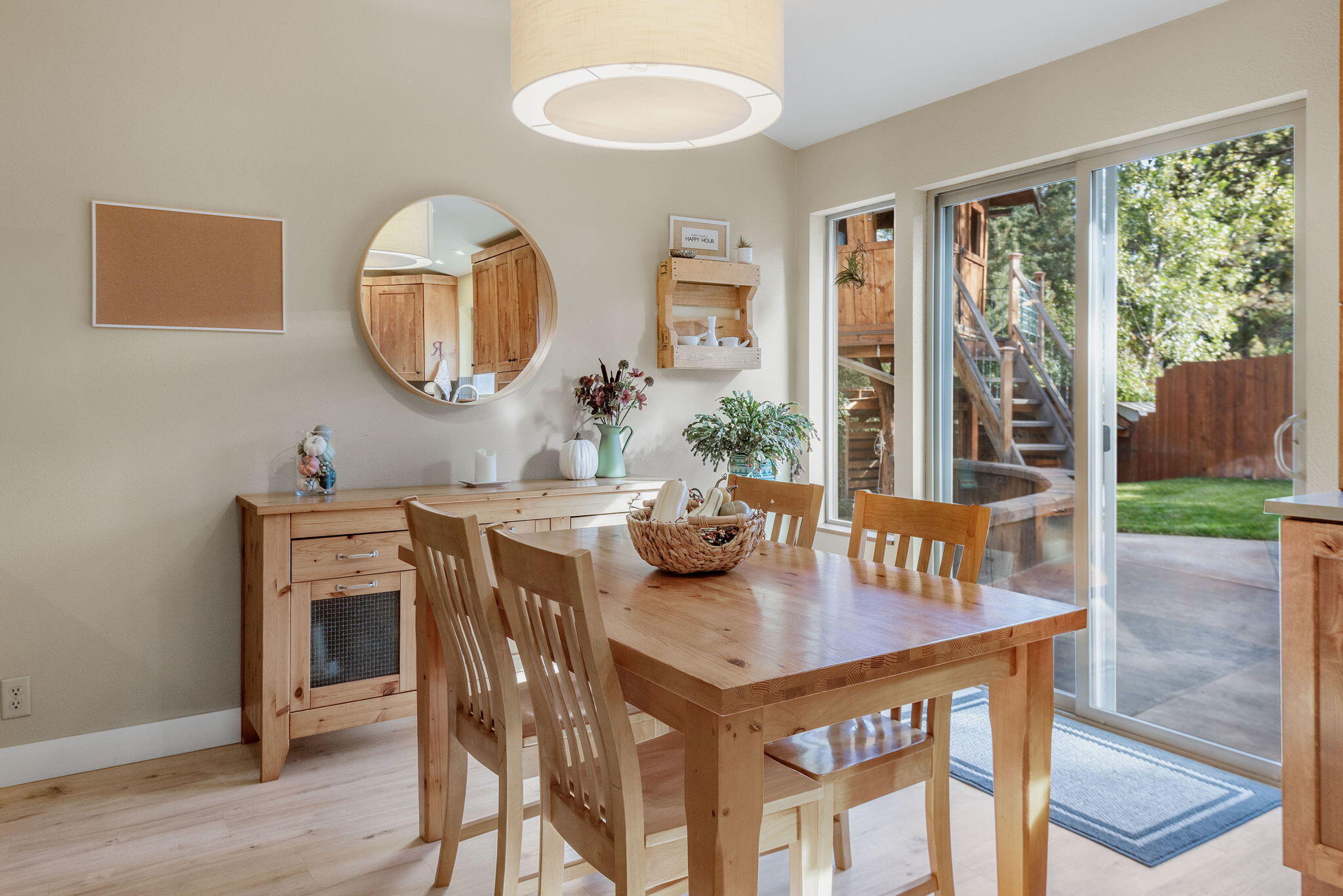 1741 NE Cackler Lane