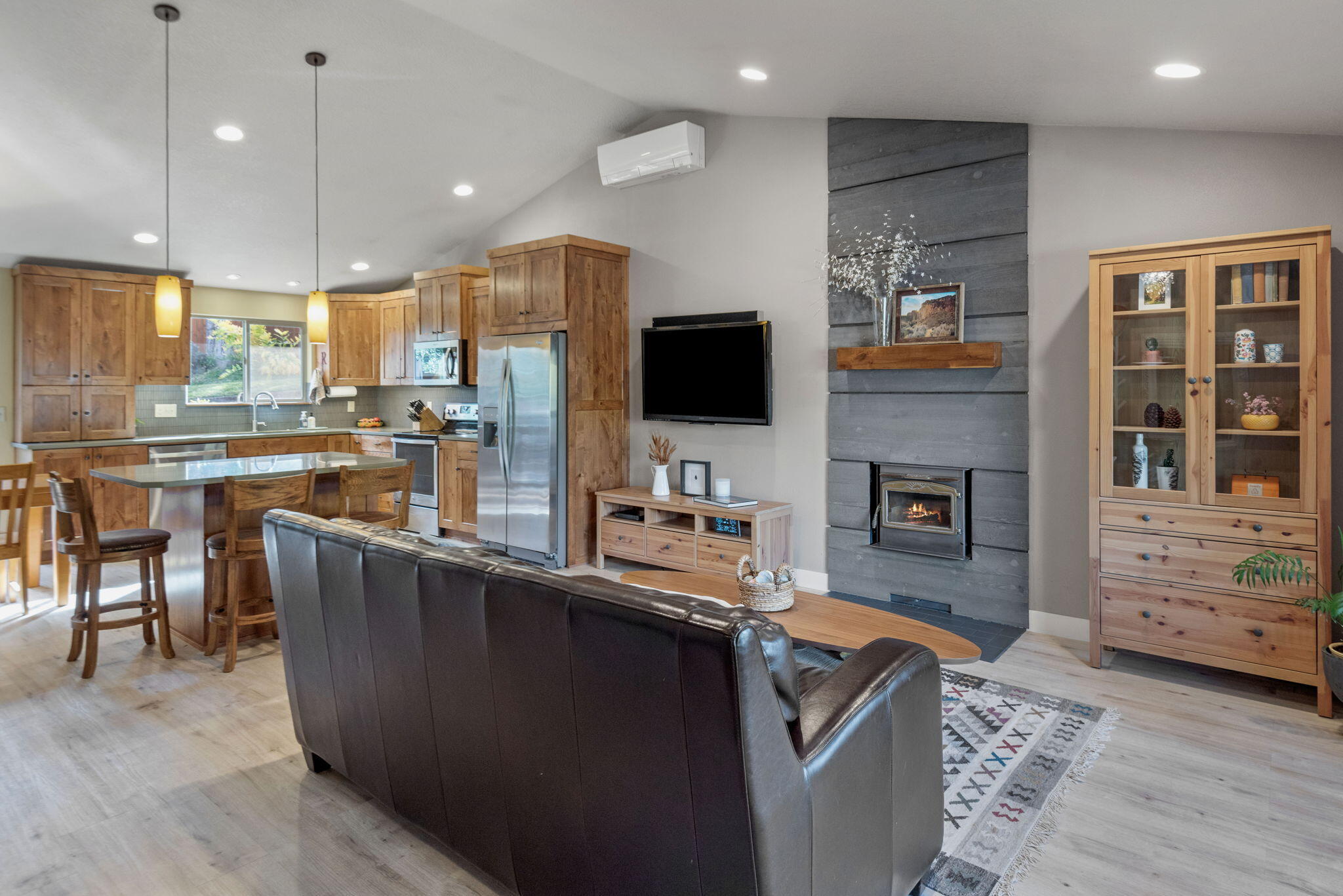 1741 NE Cackler Lane