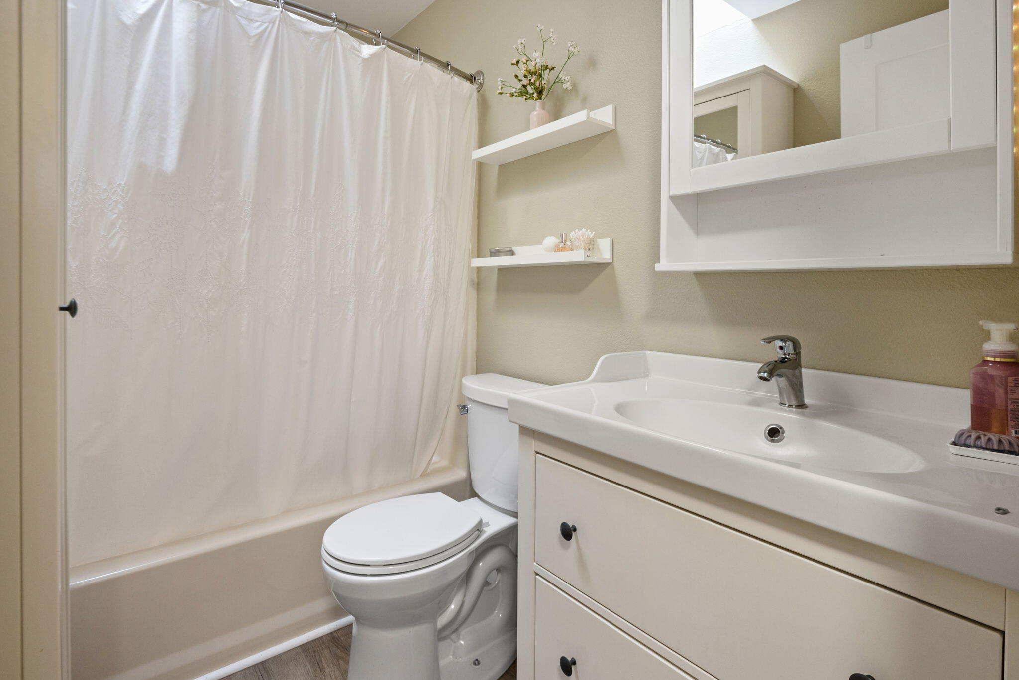 1741 NE Cackler Lane