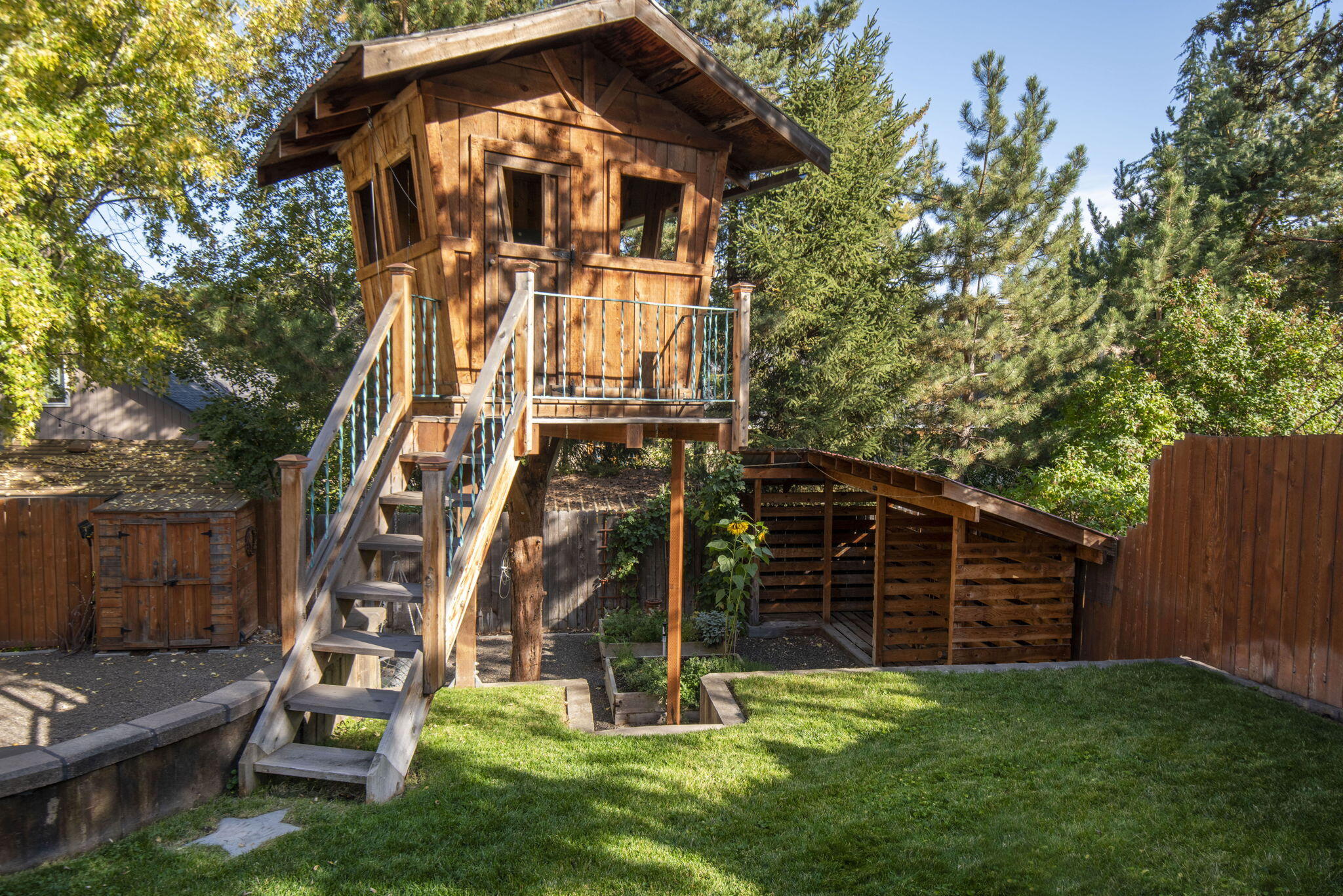 1741 NE Cackler Lane