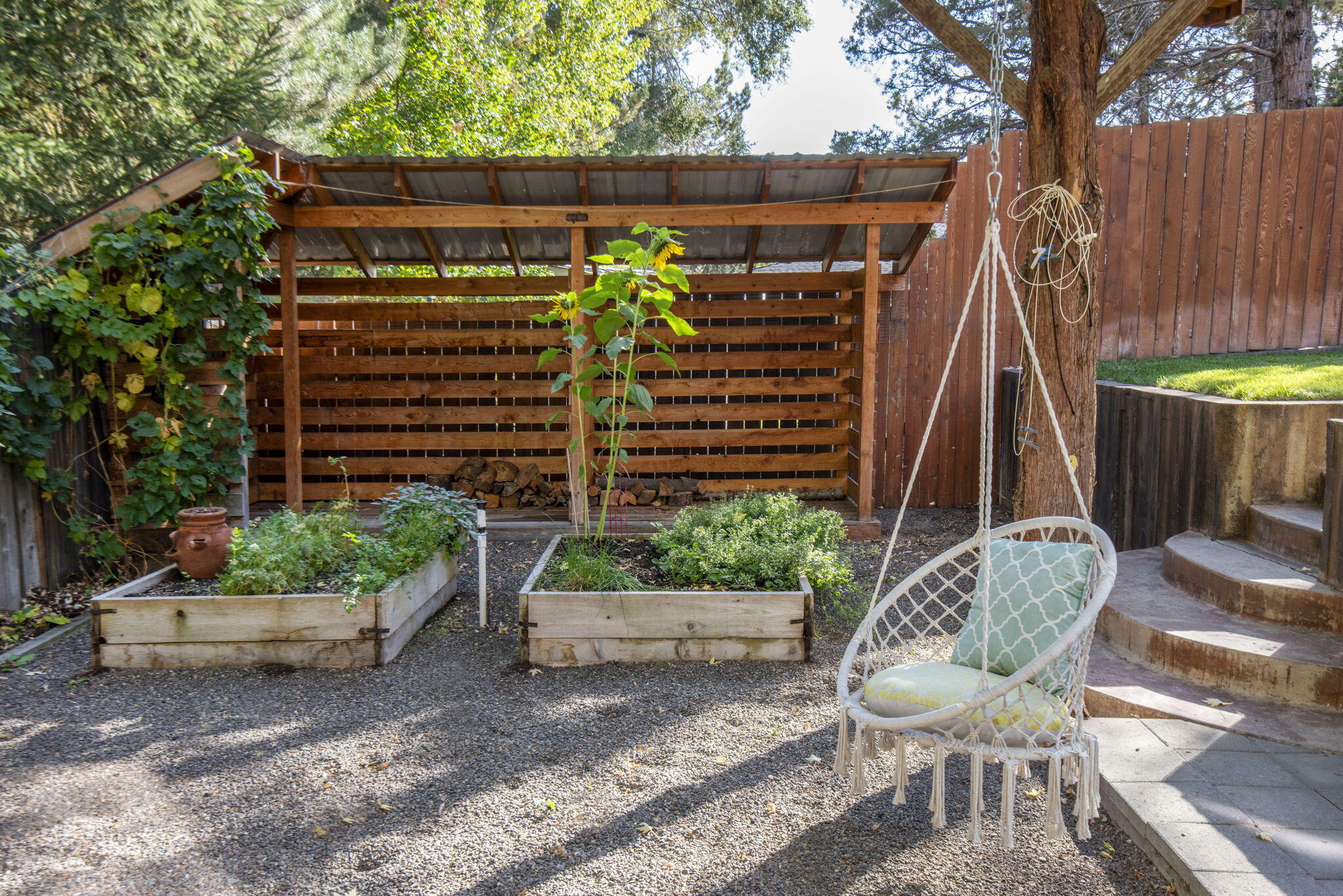 1741 NE Cackler Lane