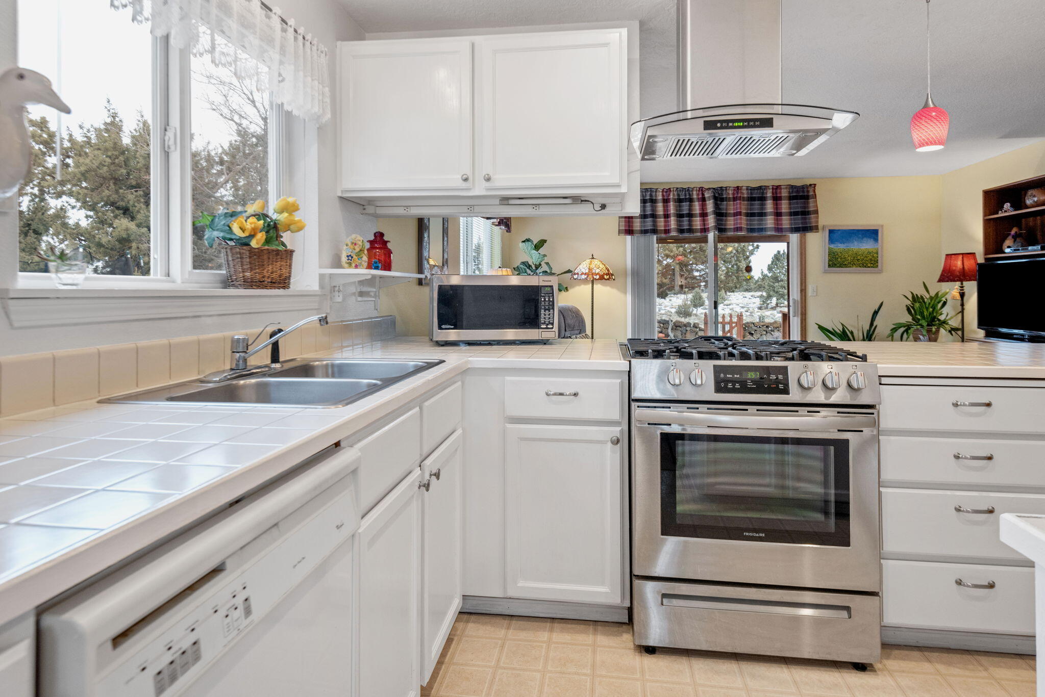 1100 NE Locksley Drive