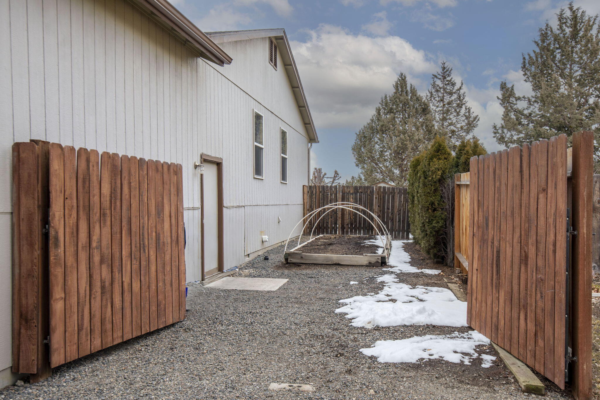 1100 NE Locksley Drive