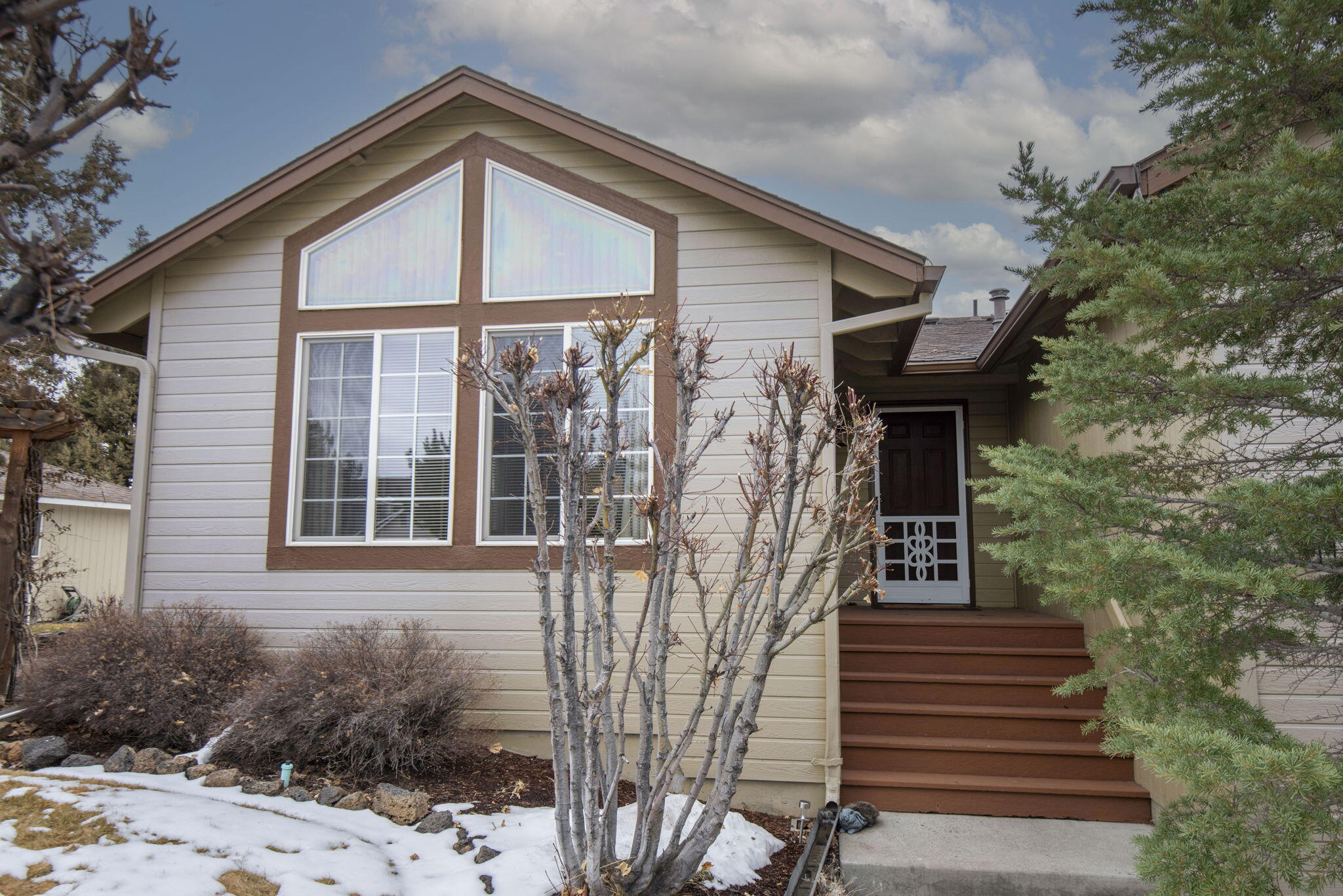 1100 NE Locksley Drive