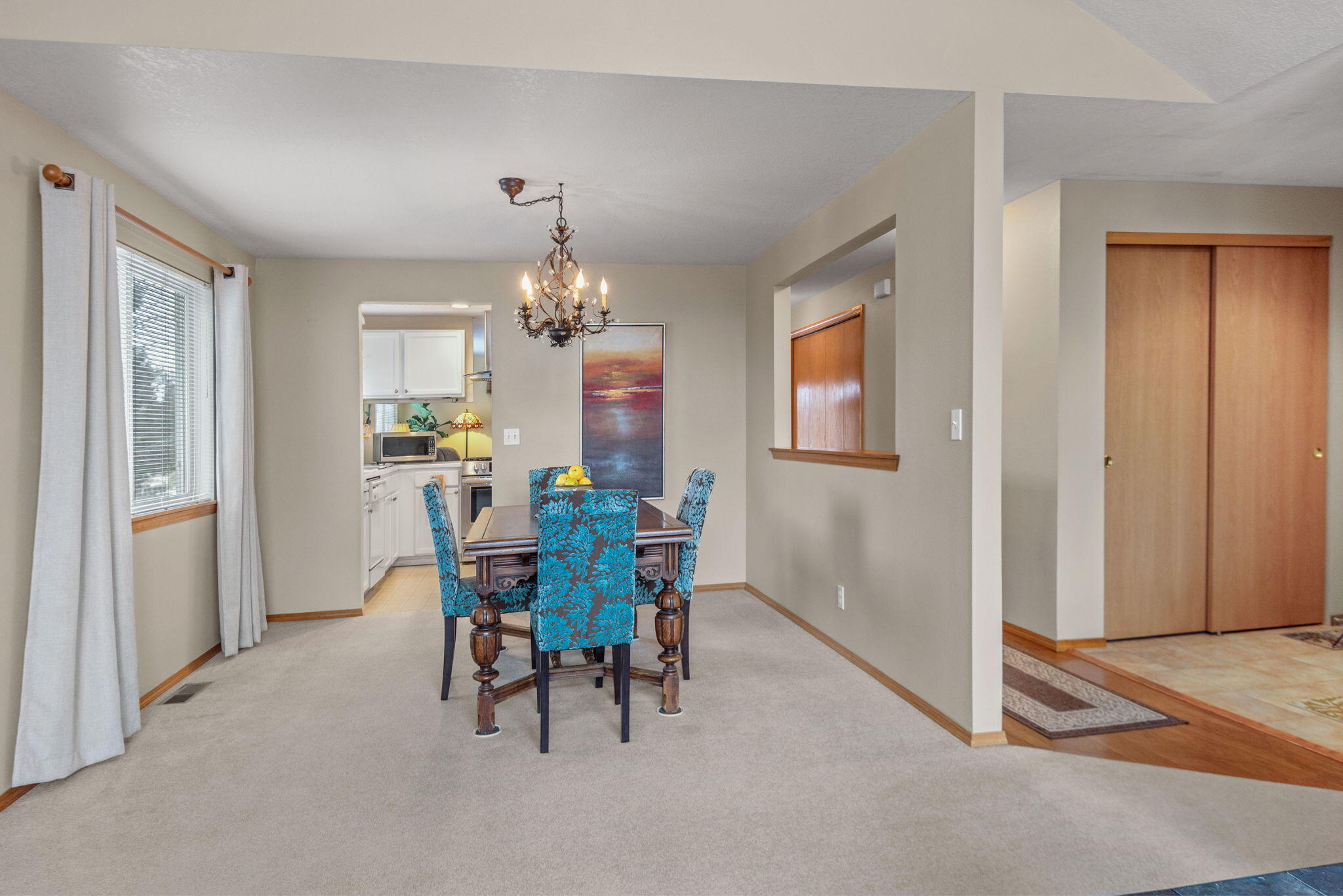 1100 NE Locksley Drive