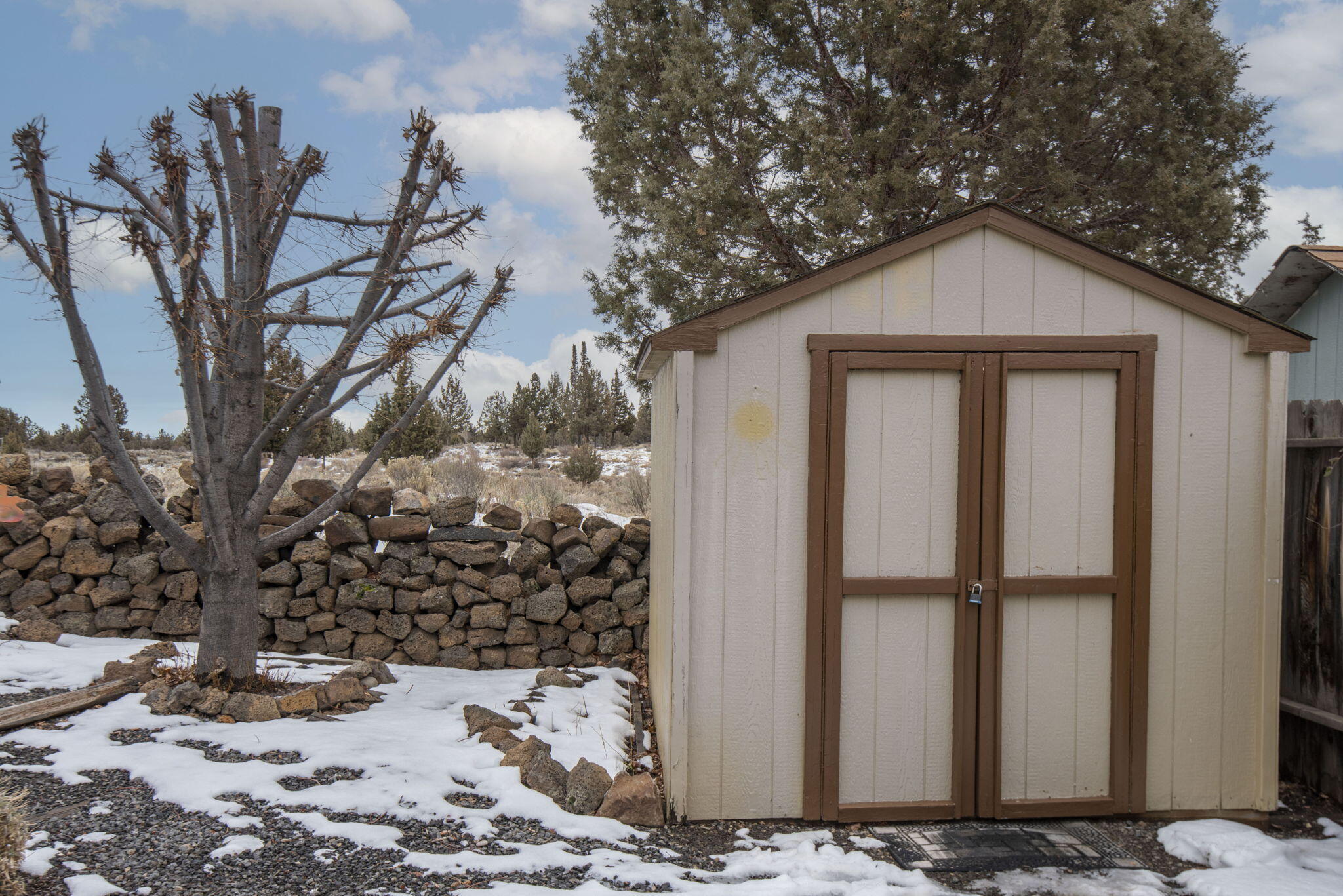 1100 NE Locksley Drive