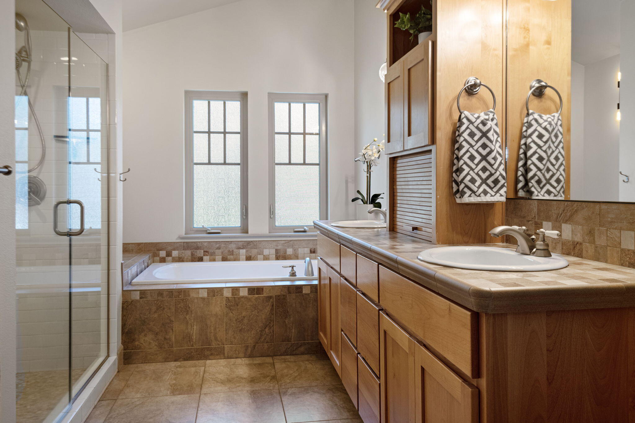 2386 NW Lemhi Pass Drive