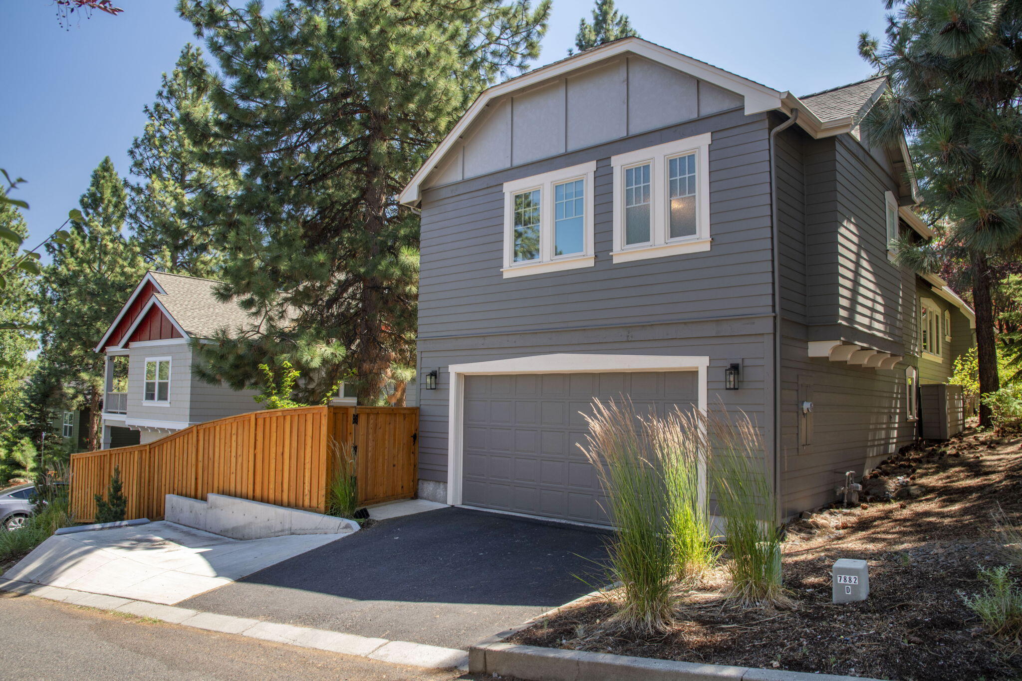 2386 NW Lemhi Pass Drive