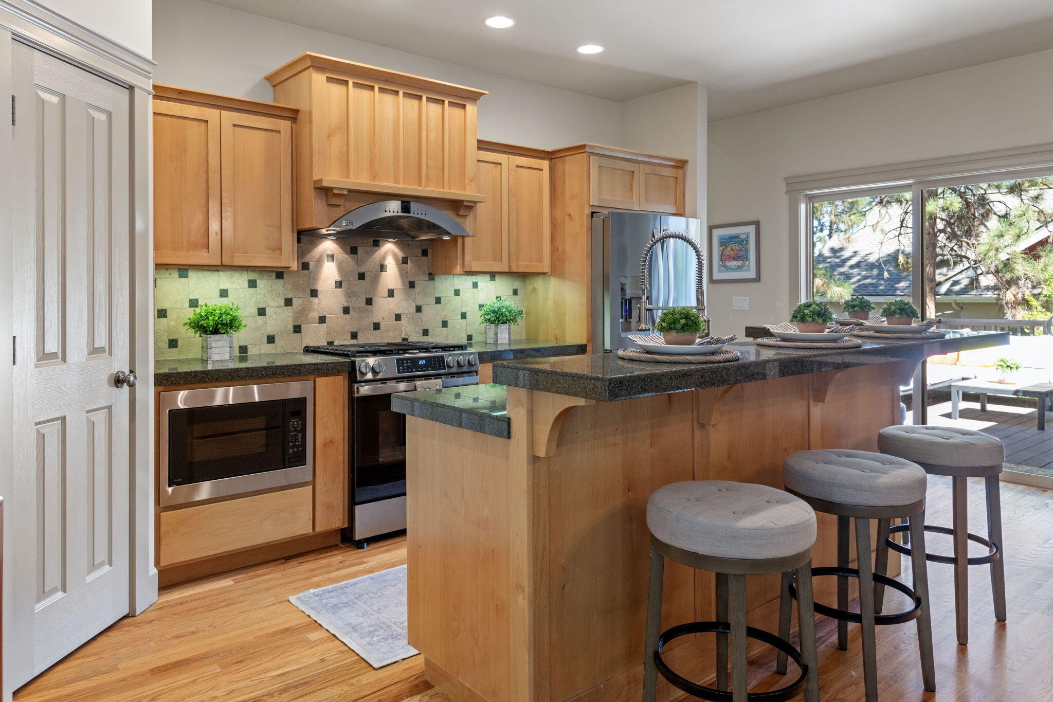 2386 NW Lemhi Pass Drive