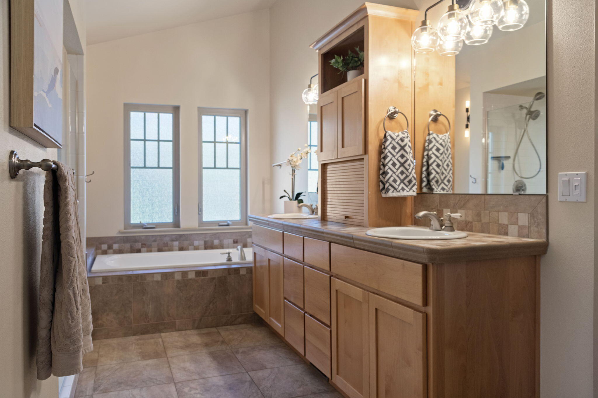 2386 NW Lemhi Pass Drive