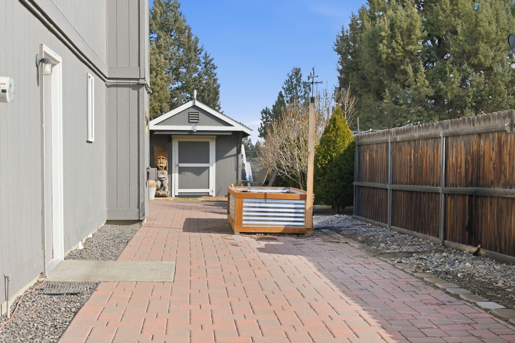 1152 NE Locksley Drive