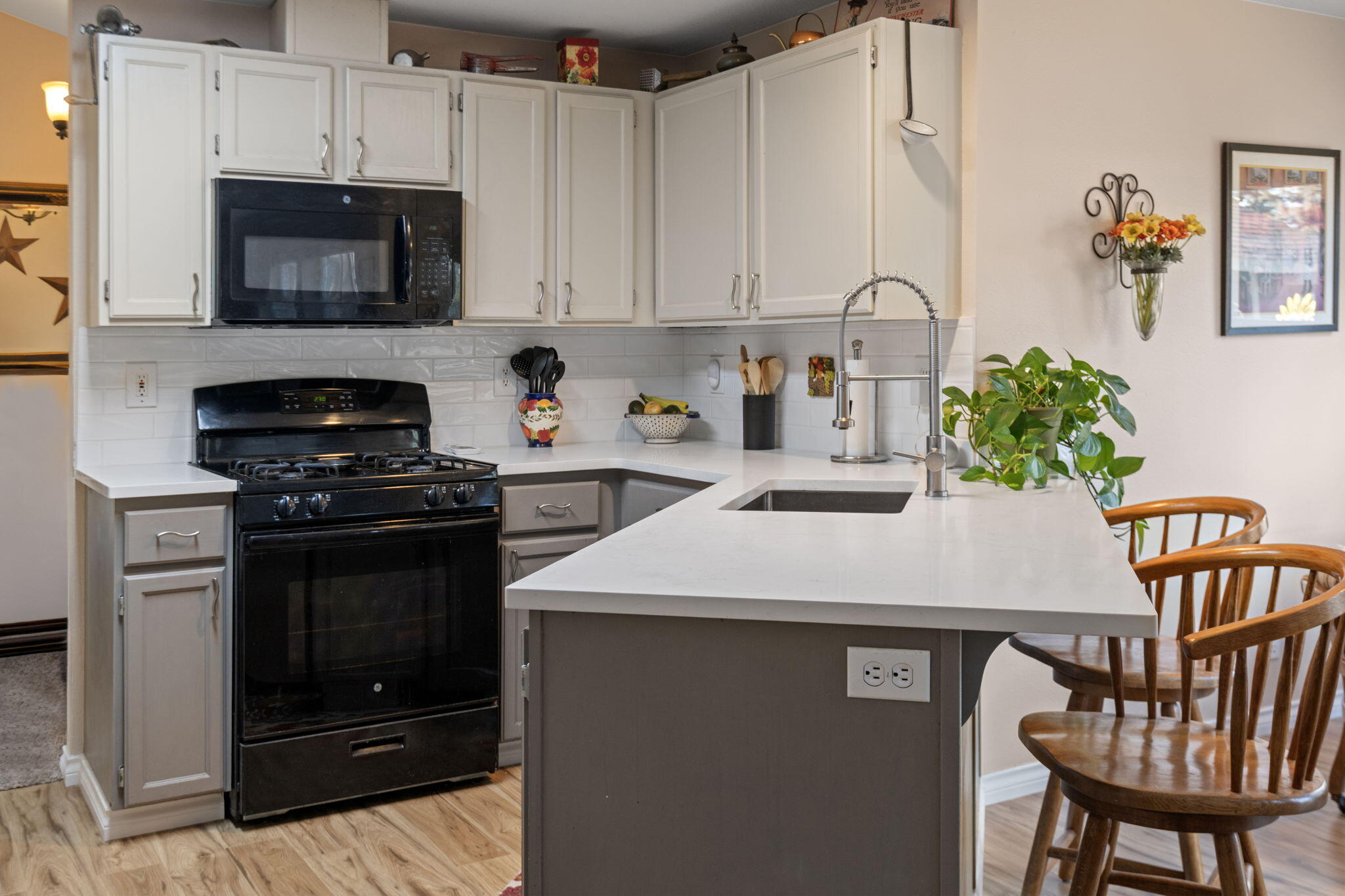 1152 NE Locksley Drive