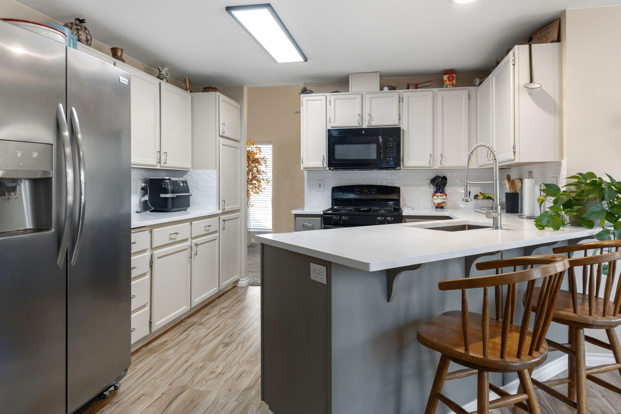 1152 NE Locksley Drive