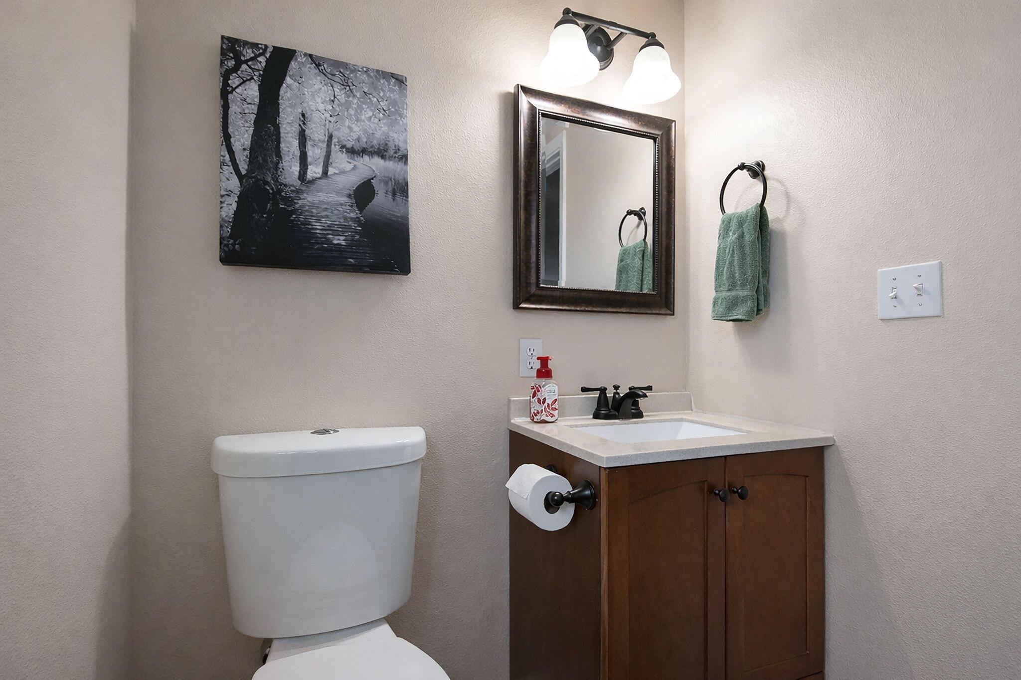 1152 NE Locksley Drive