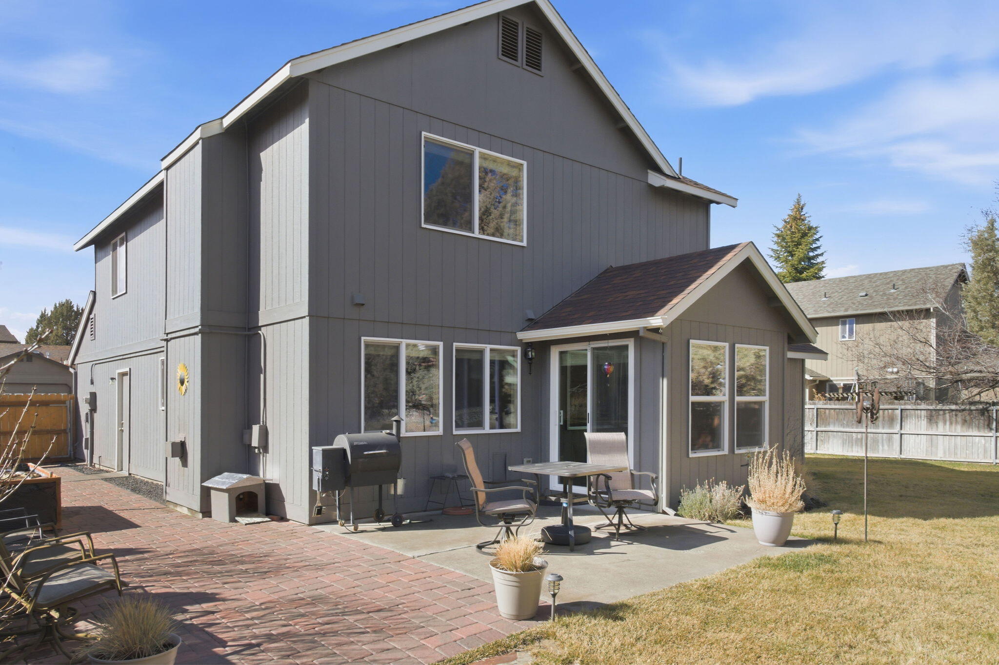 1152 NE Locksley Drive