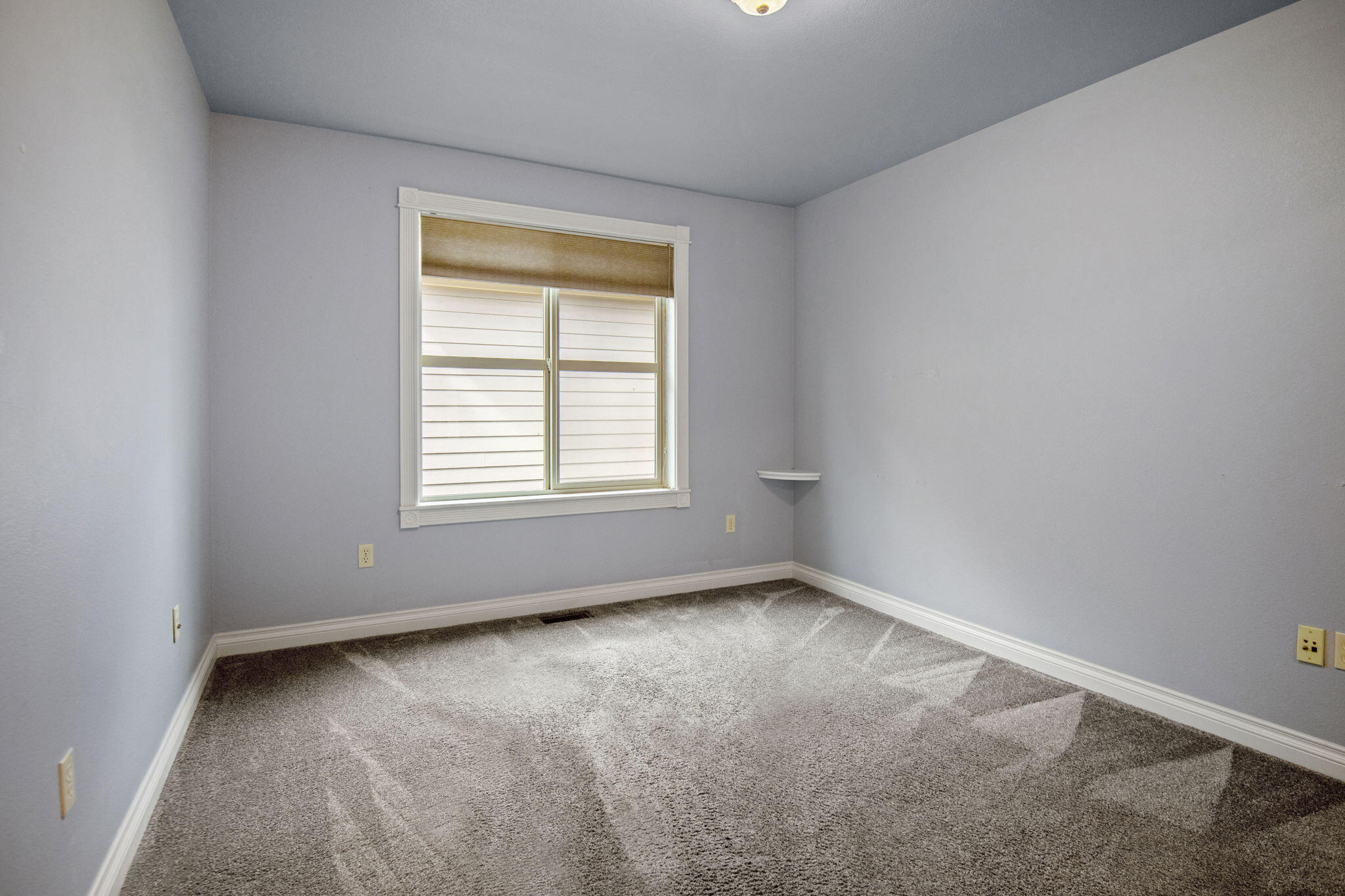 1736 NW Nickernut Place