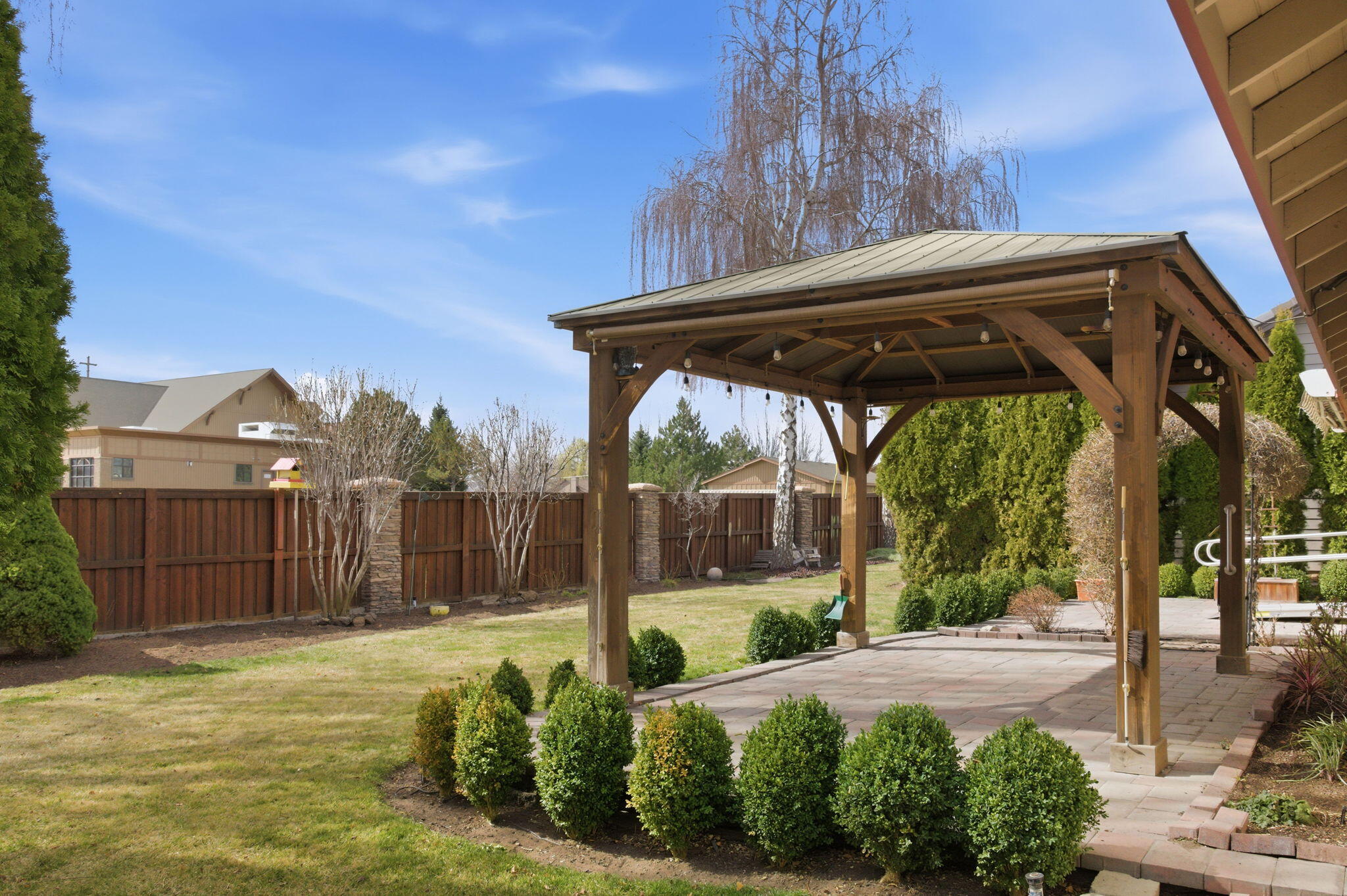 1736 NW Nickernut Place