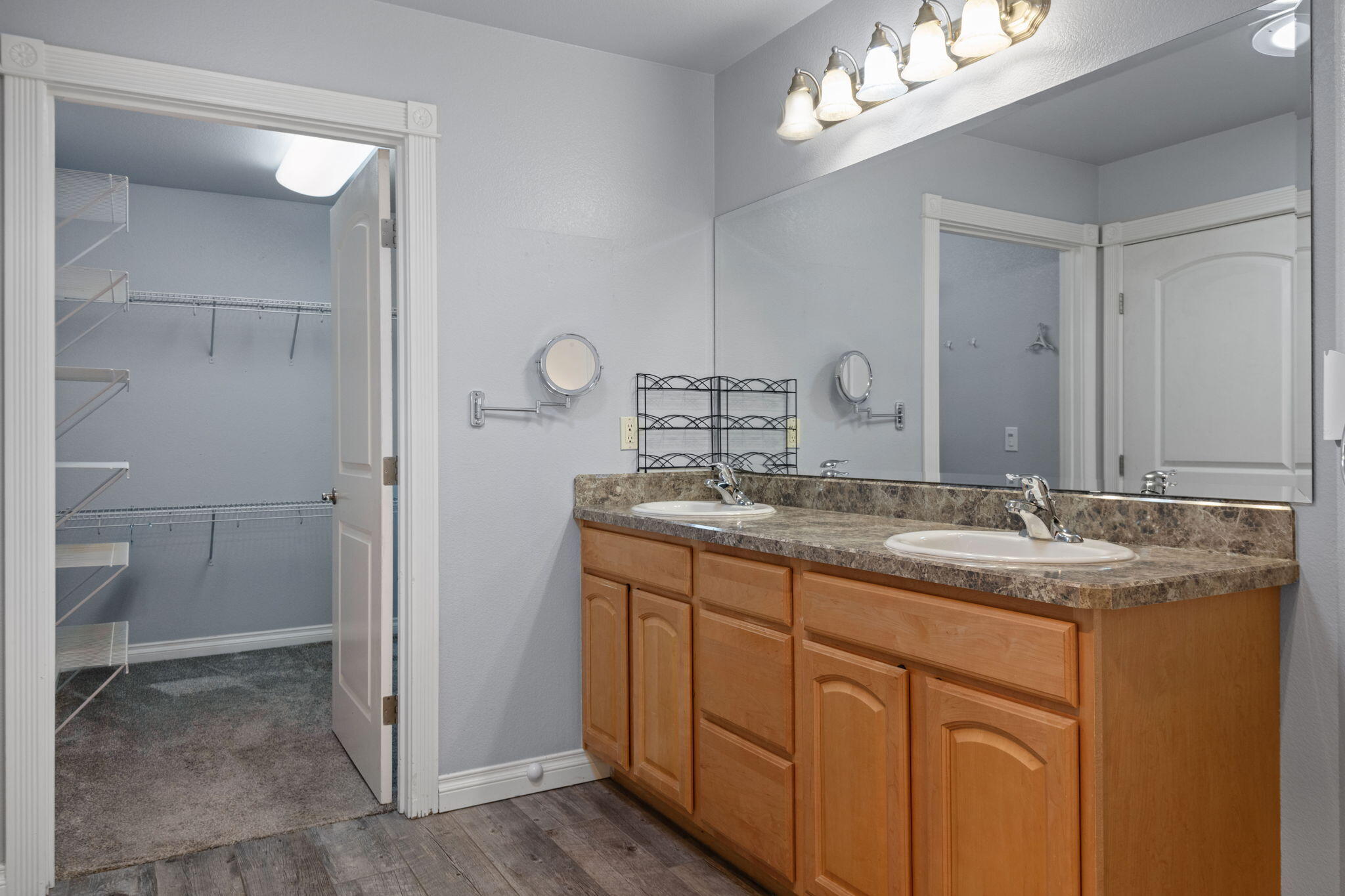 1736 NW Nickernut Place