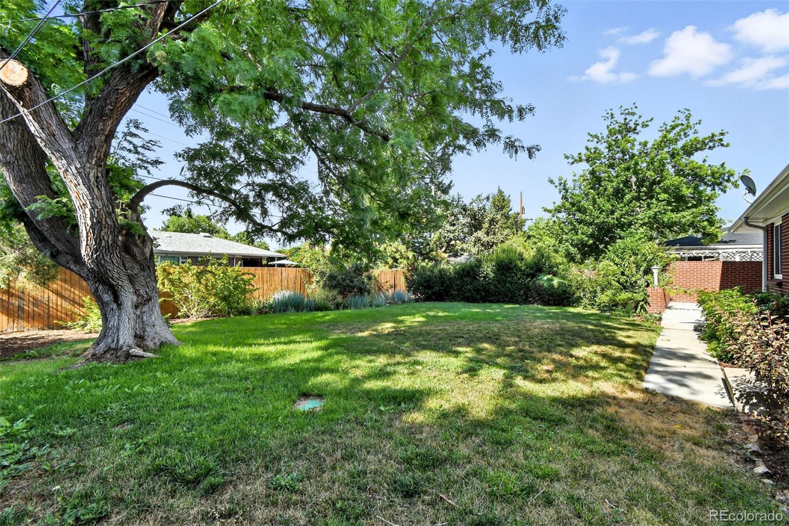 5503 E Utah Place