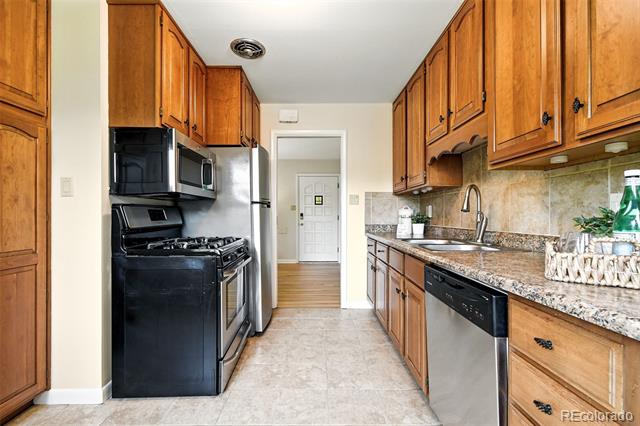 5503 E Utah Place