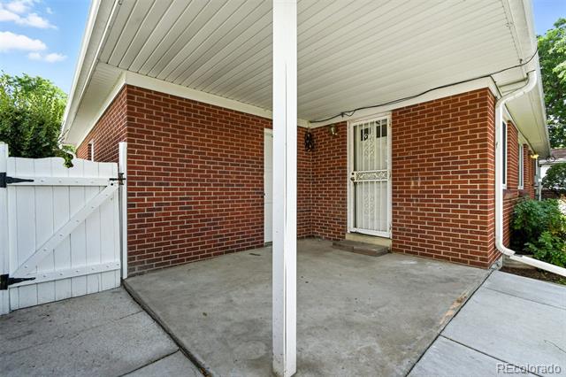 5503 E Utah Place