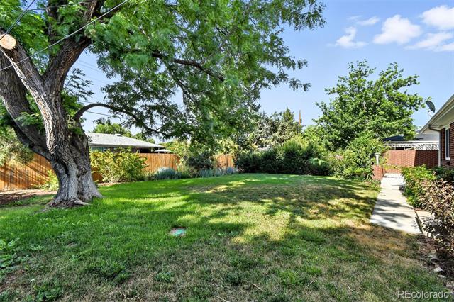 5503 E Utah Place