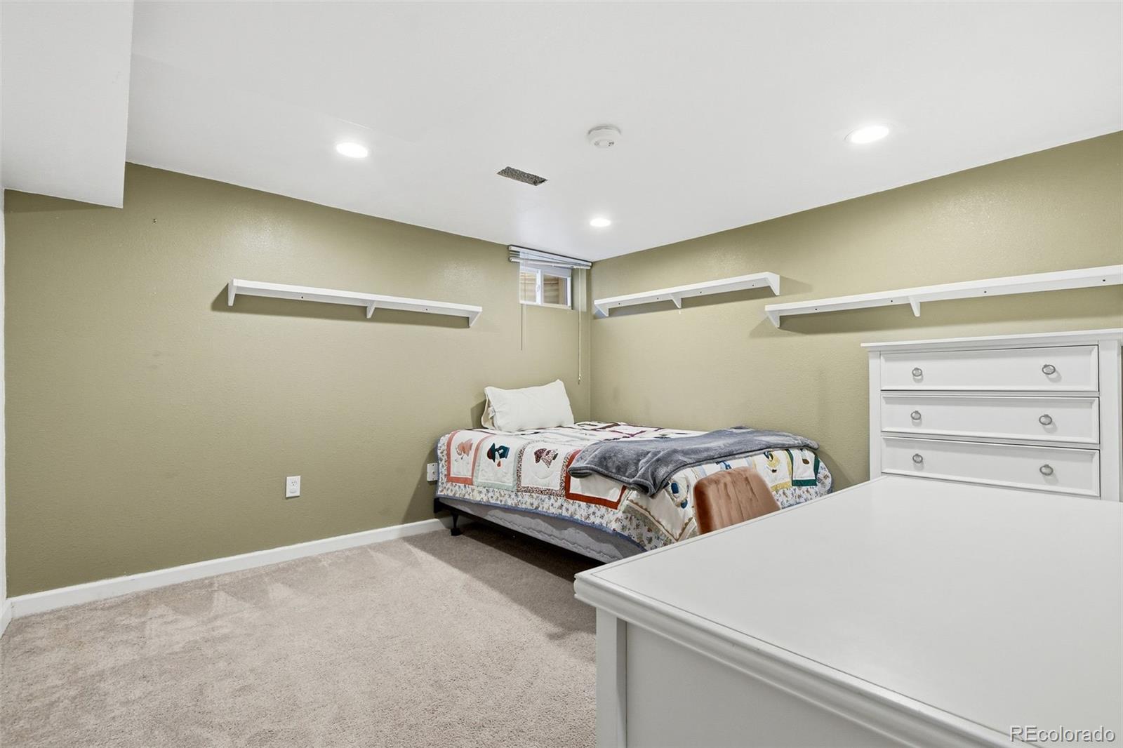 7270 S Pennsylvania Street