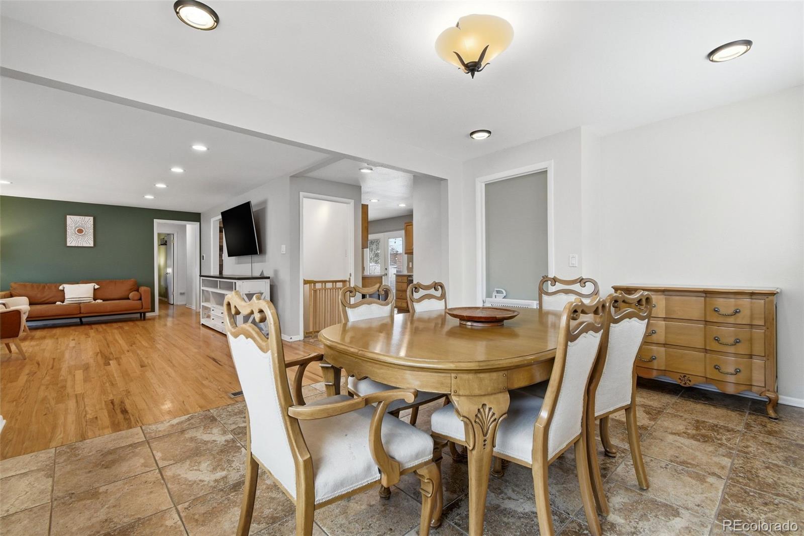 7270 S Pennsylvania Street