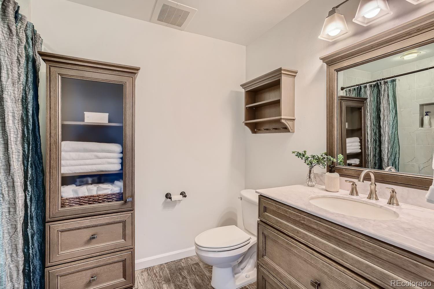 1950 N Logan Street Unit: 807