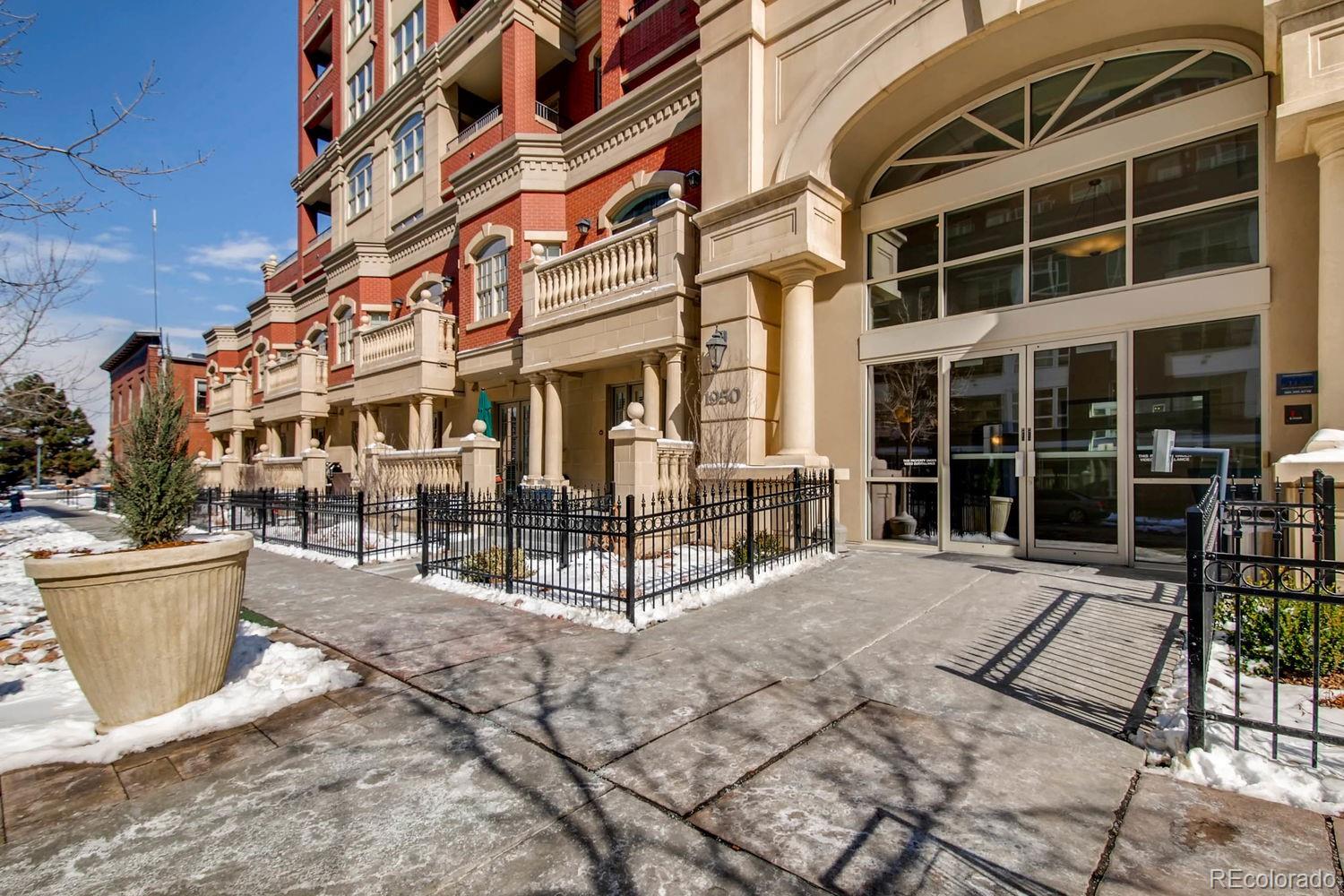 1950 N Logan Street Unit: 807