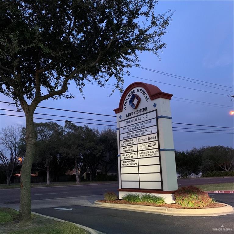 1022 E Griffin Parkway # 206 Unit: 205 (Partial) & 206