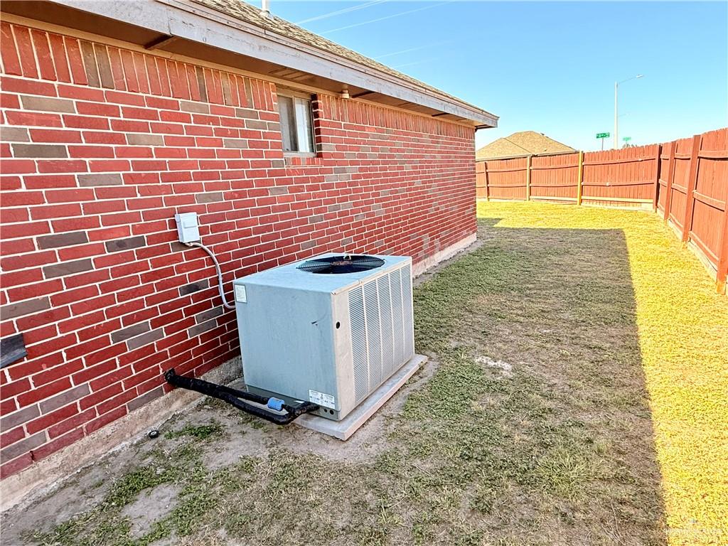 11215 N 32nd Lane, McAllen