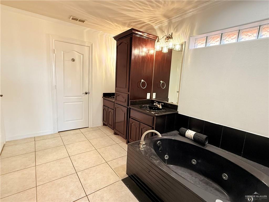 11215 N 32nd Lane, McAllen