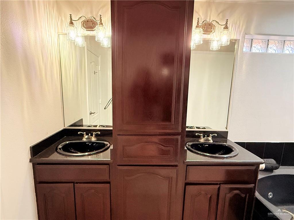 11215 N 32nd Lane, McAllen