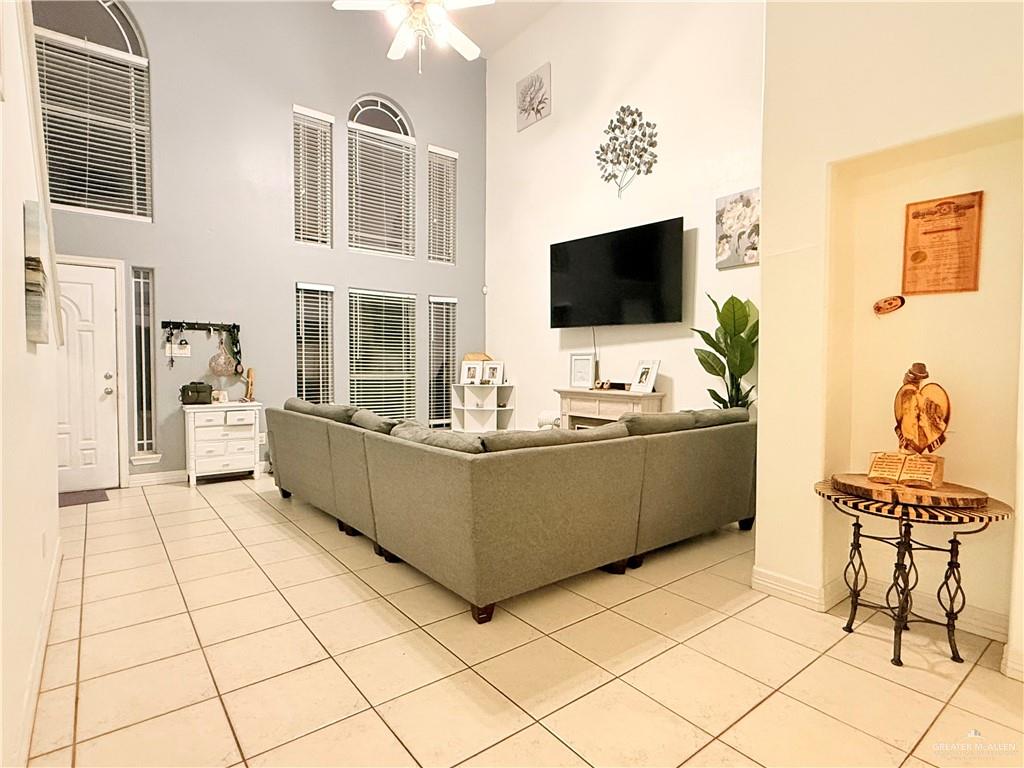 1011 W Douglas Street